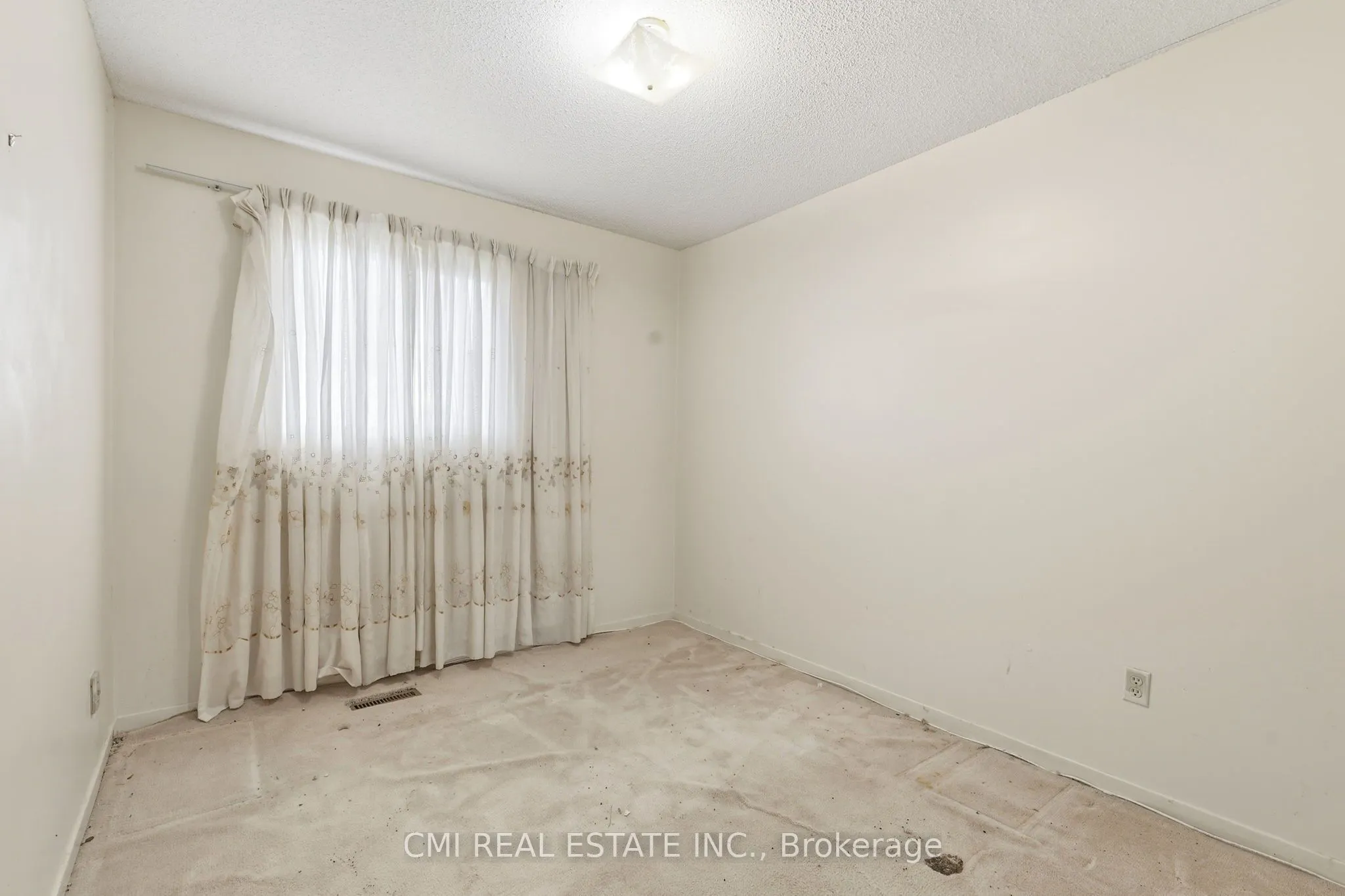 2275 Chapman Court