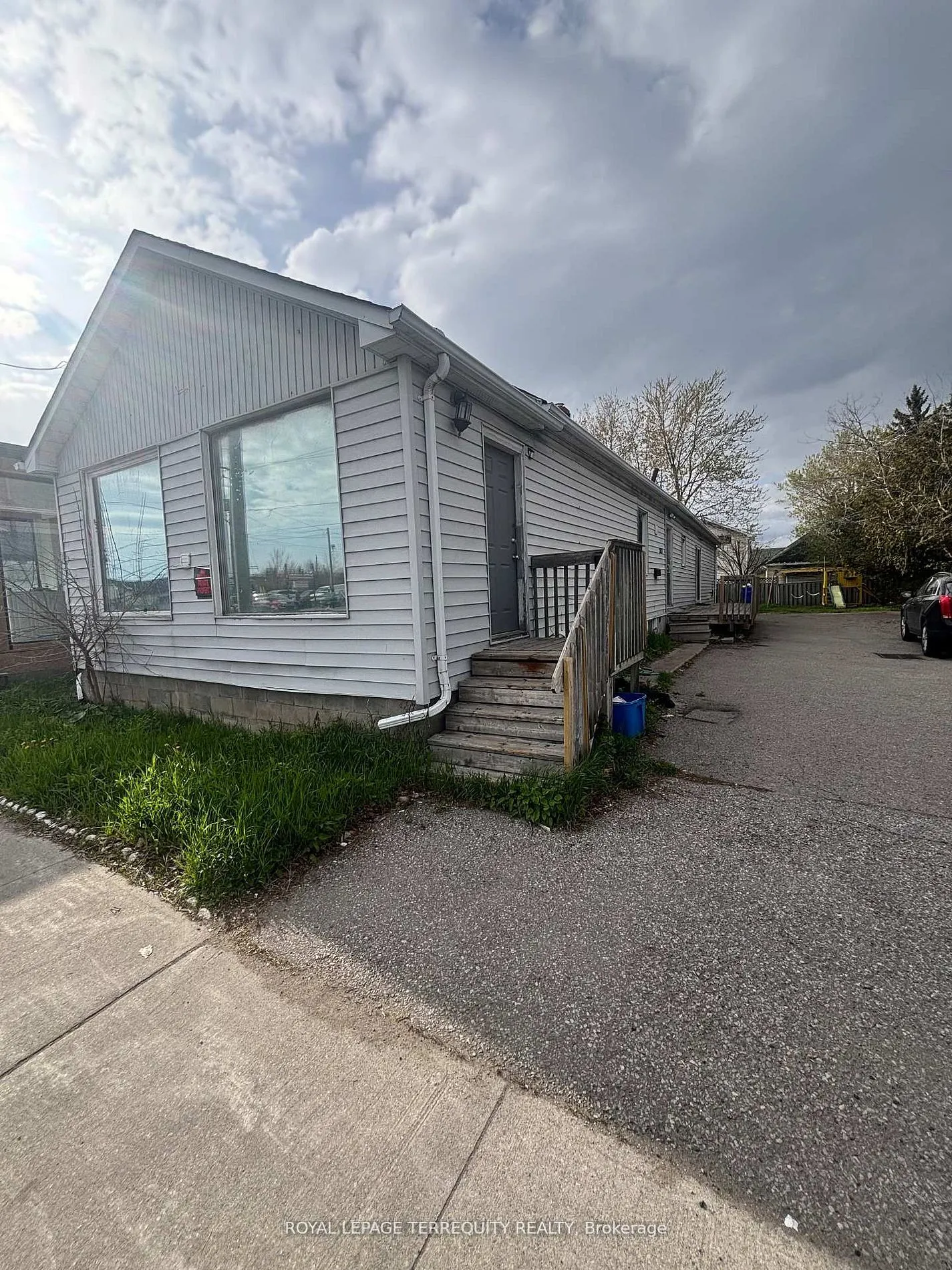252 Bloor Street E