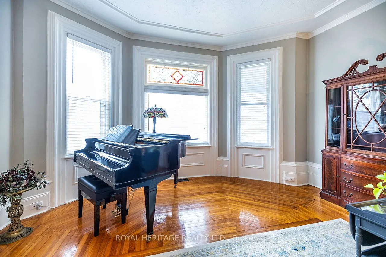220 Cochrane Street