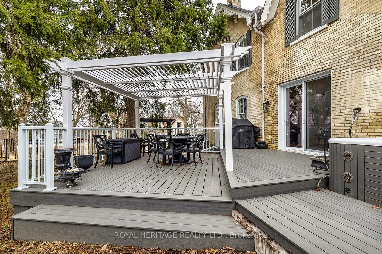 220 Cochrane Street