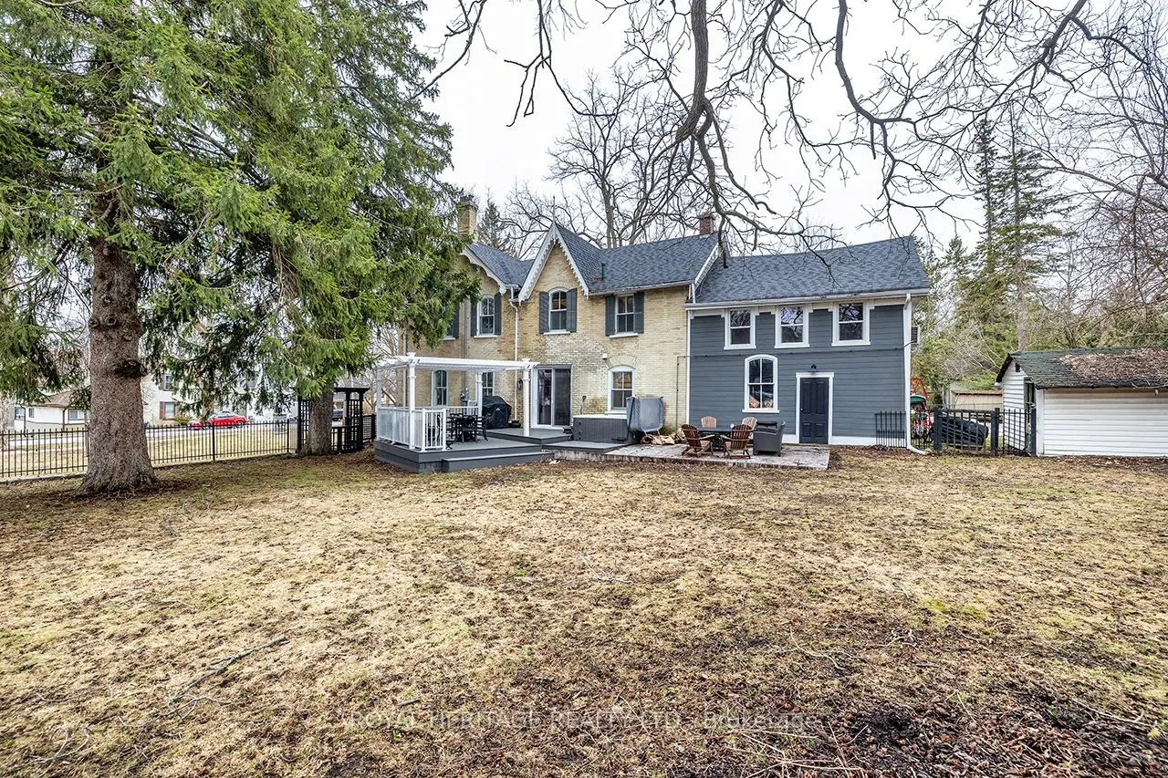 220 Cochrane Street