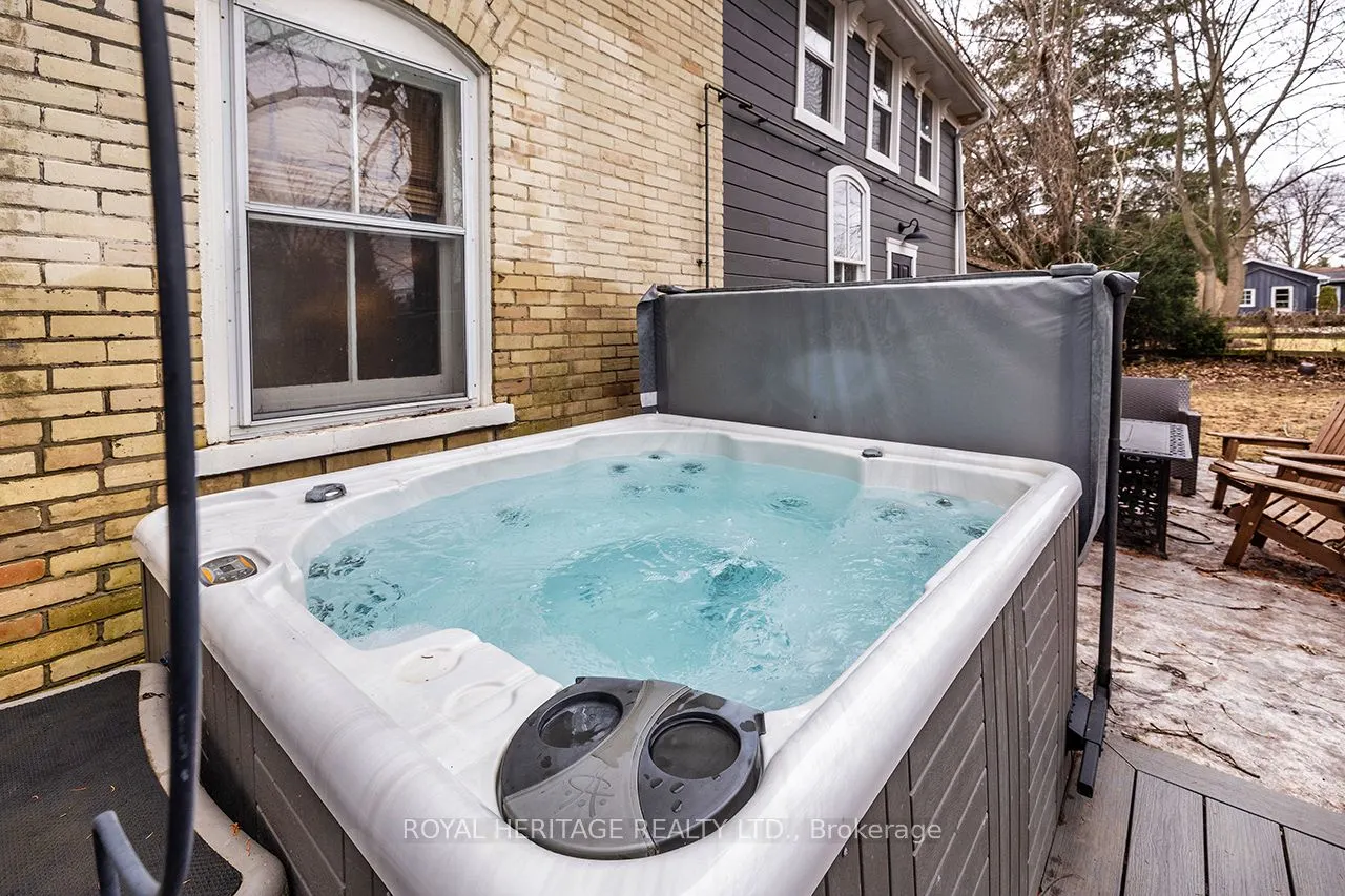 220 Cochrane Street