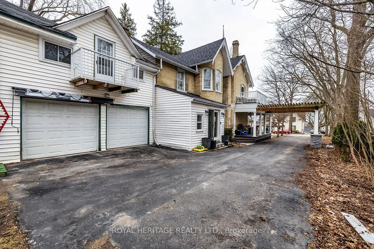 220 Cochrane Street