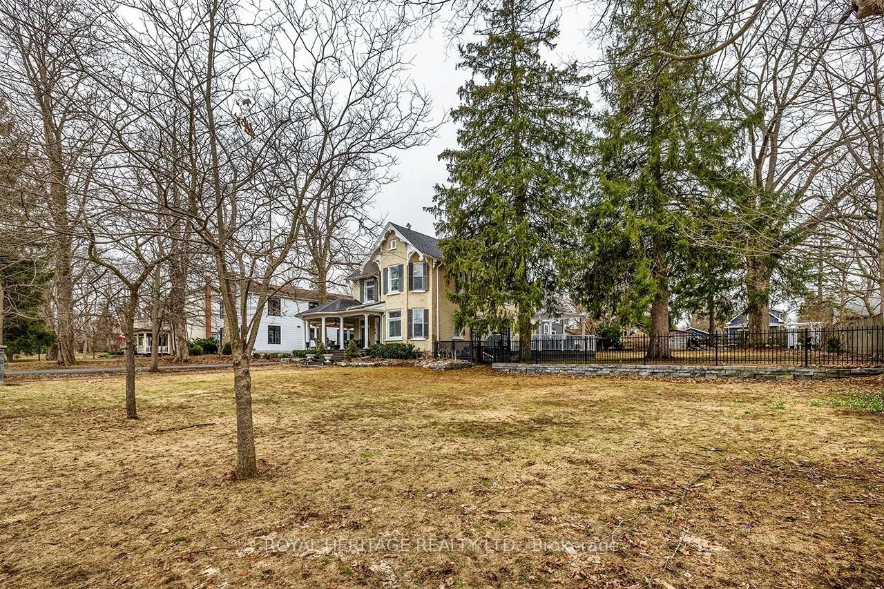 220 Cochrane Street