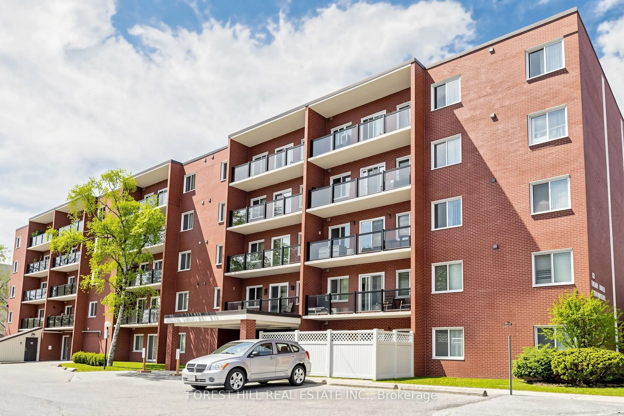 131 Taunton Road E #304