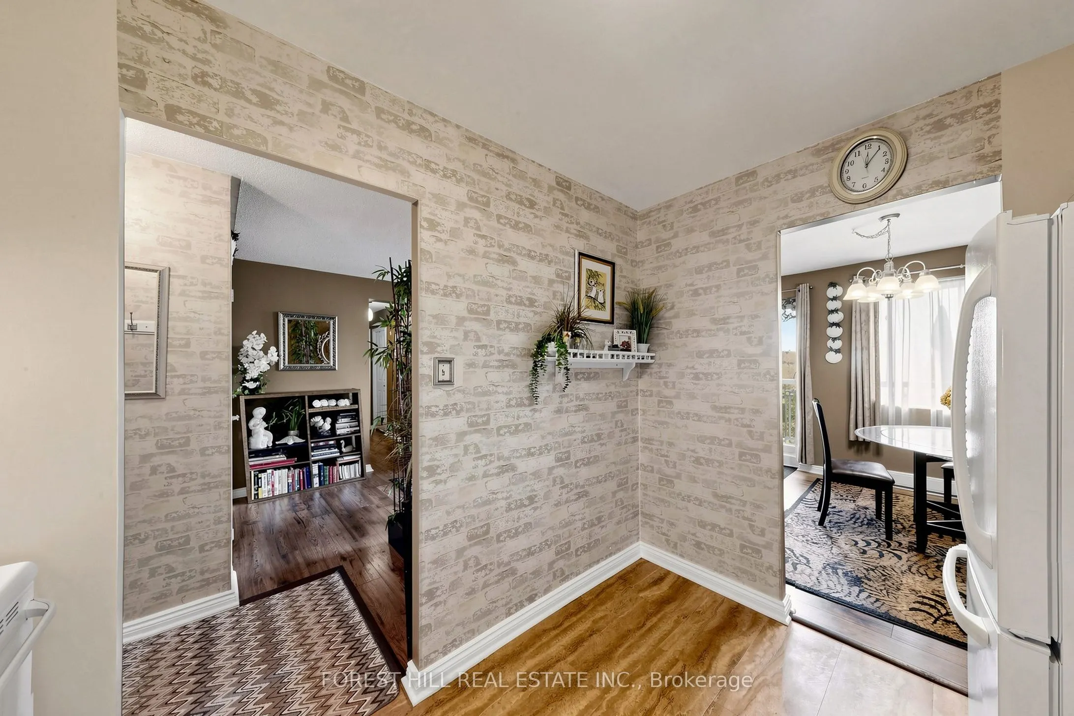 131 Taunton Road E #304