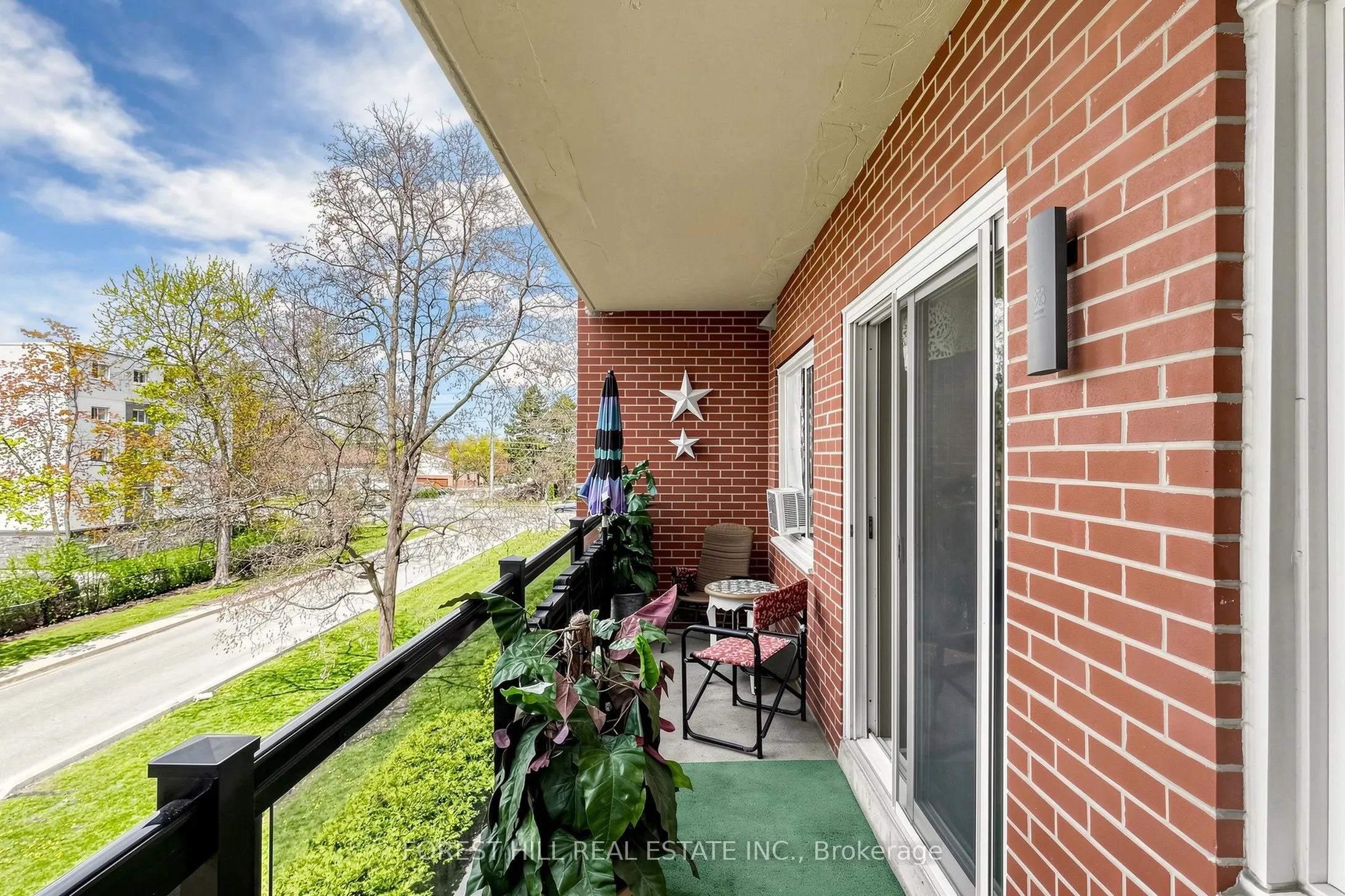 131 Taunton Road E #304