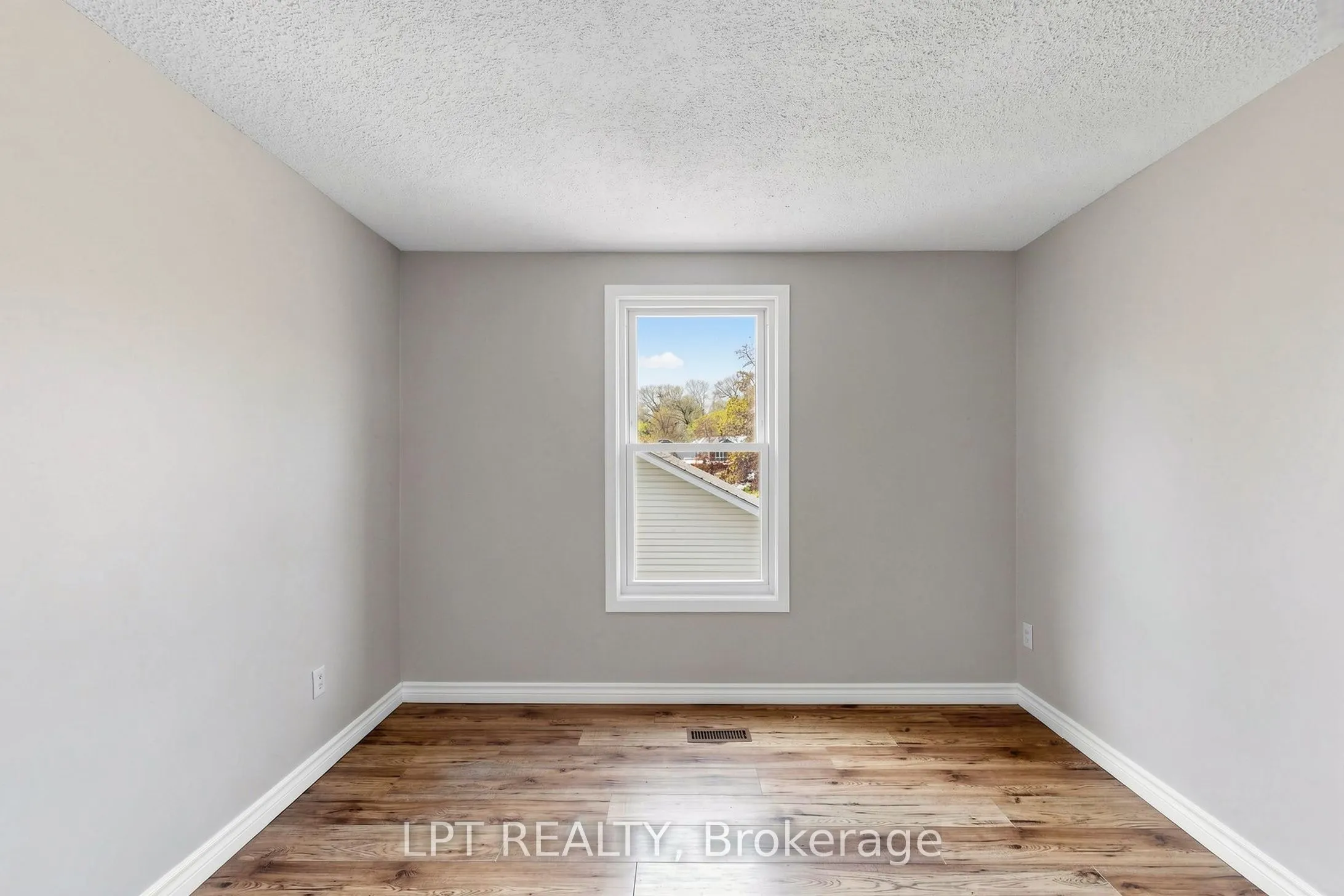 1055 Central Pk Boulevard N #32
