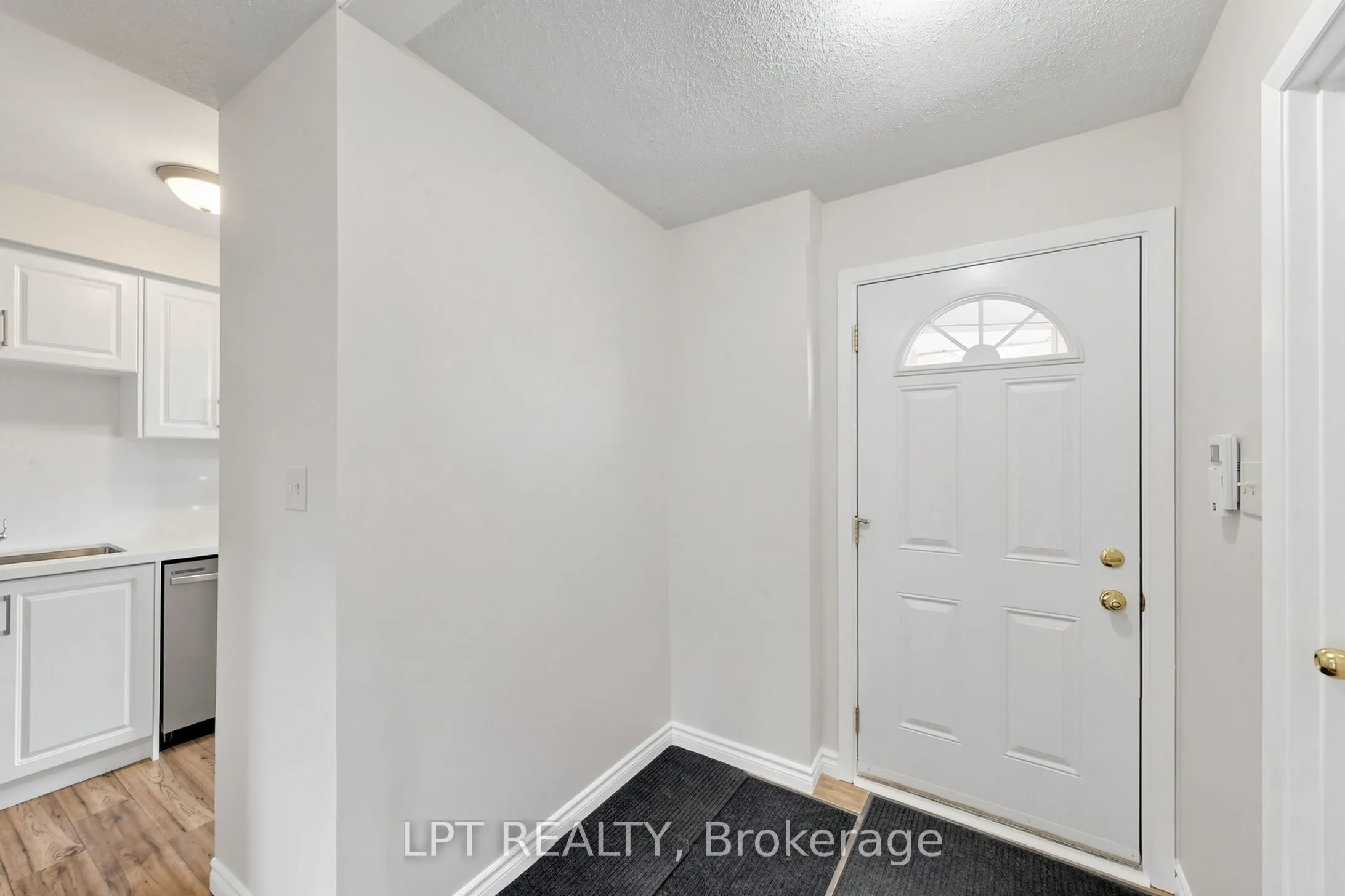 1055 Central Pk Boulevard N #32