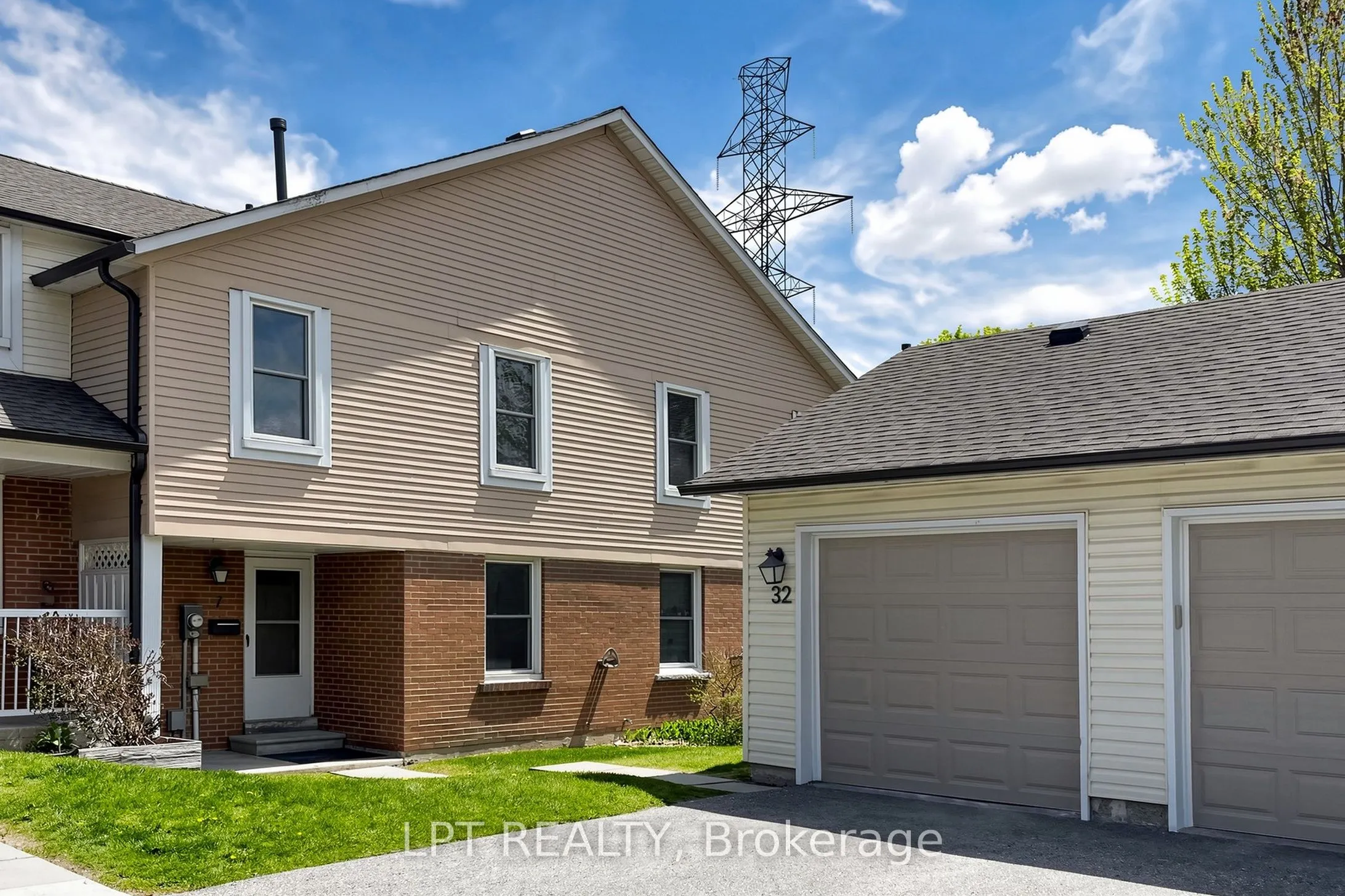 1055 Central Pk Boulevard N #32