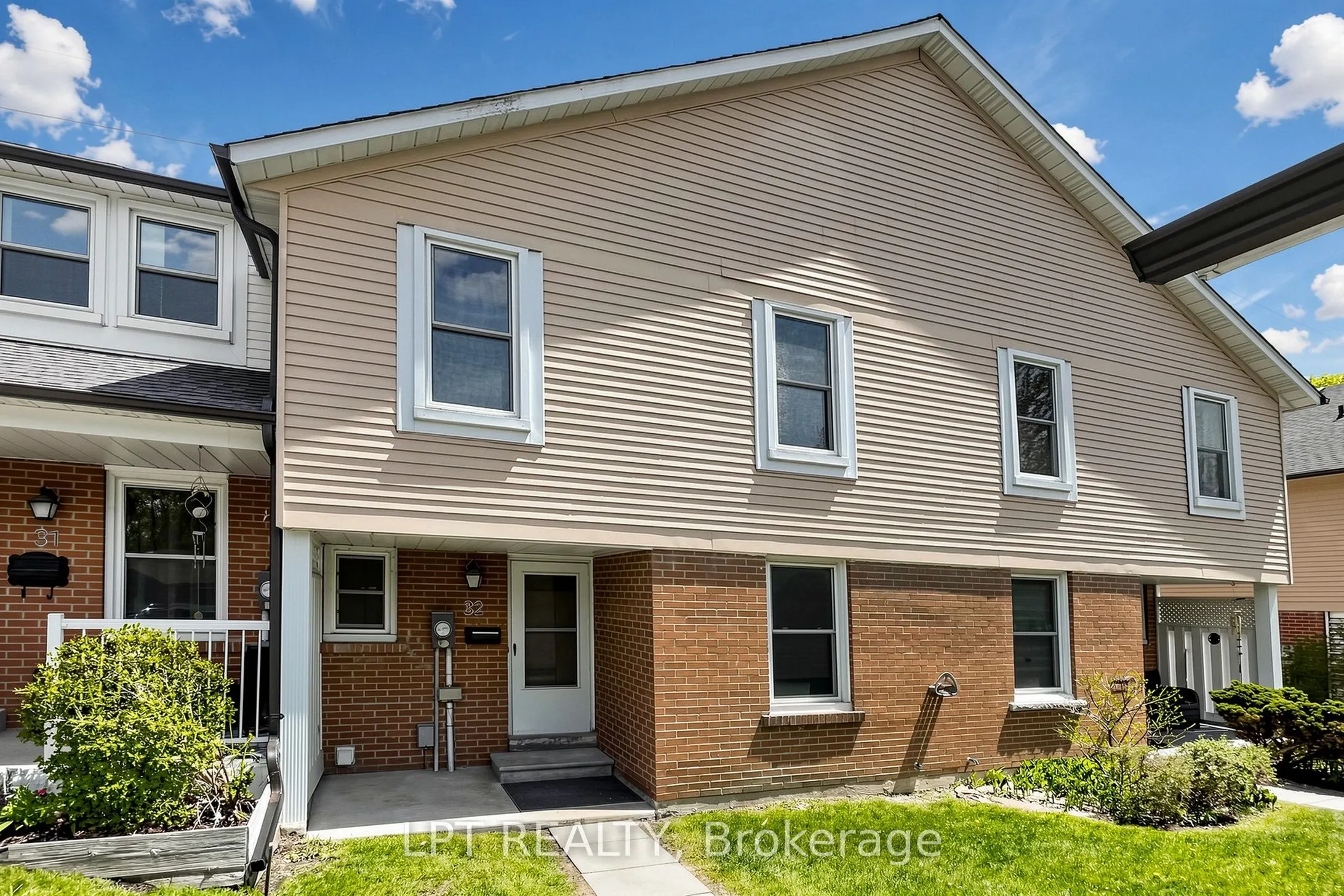 1055 Central Pk Boulevard N #32