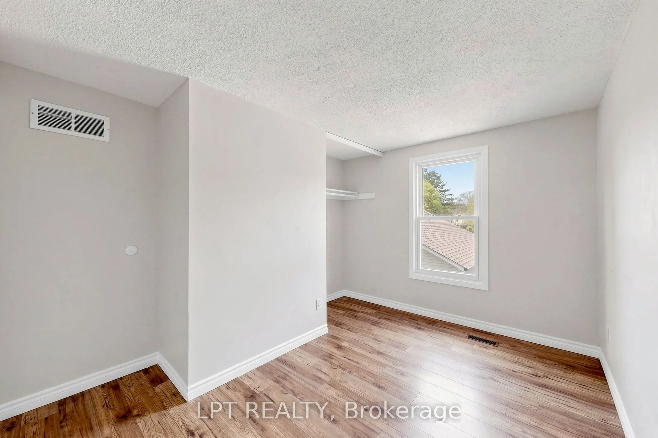 1055 Central Pk Boulevard N #32