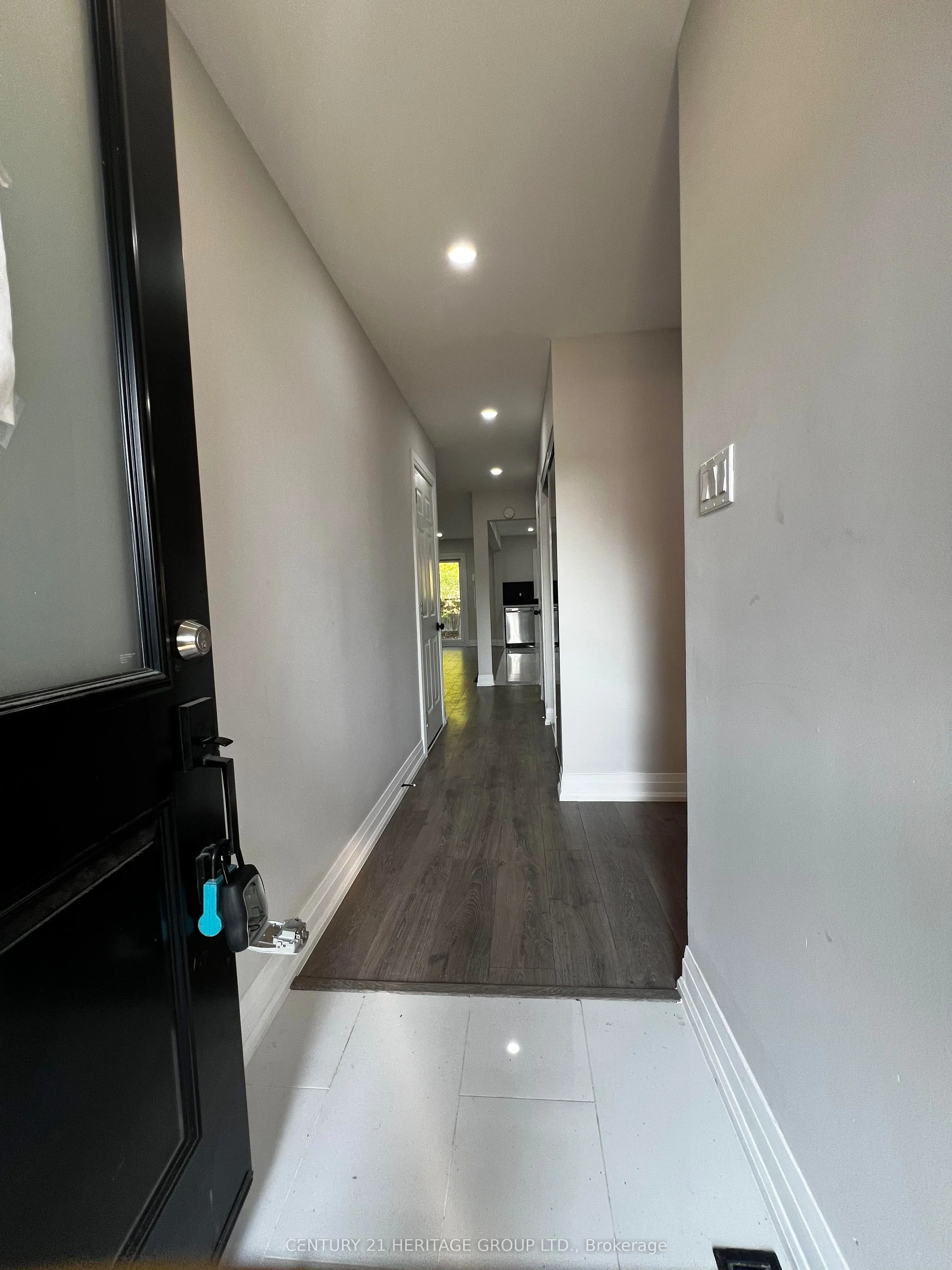 1133 Trowbridge Court