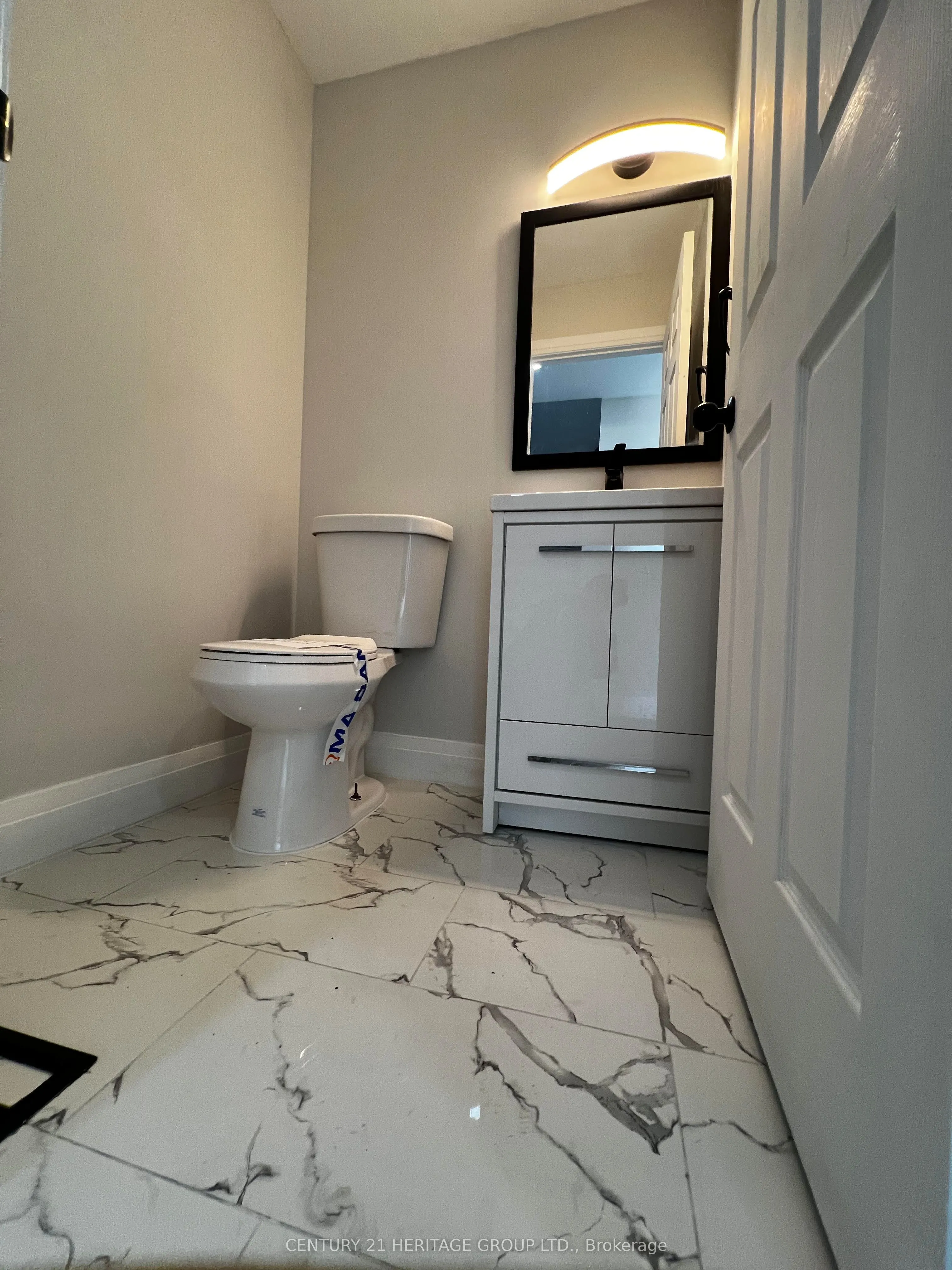1133 Trowbridge Court