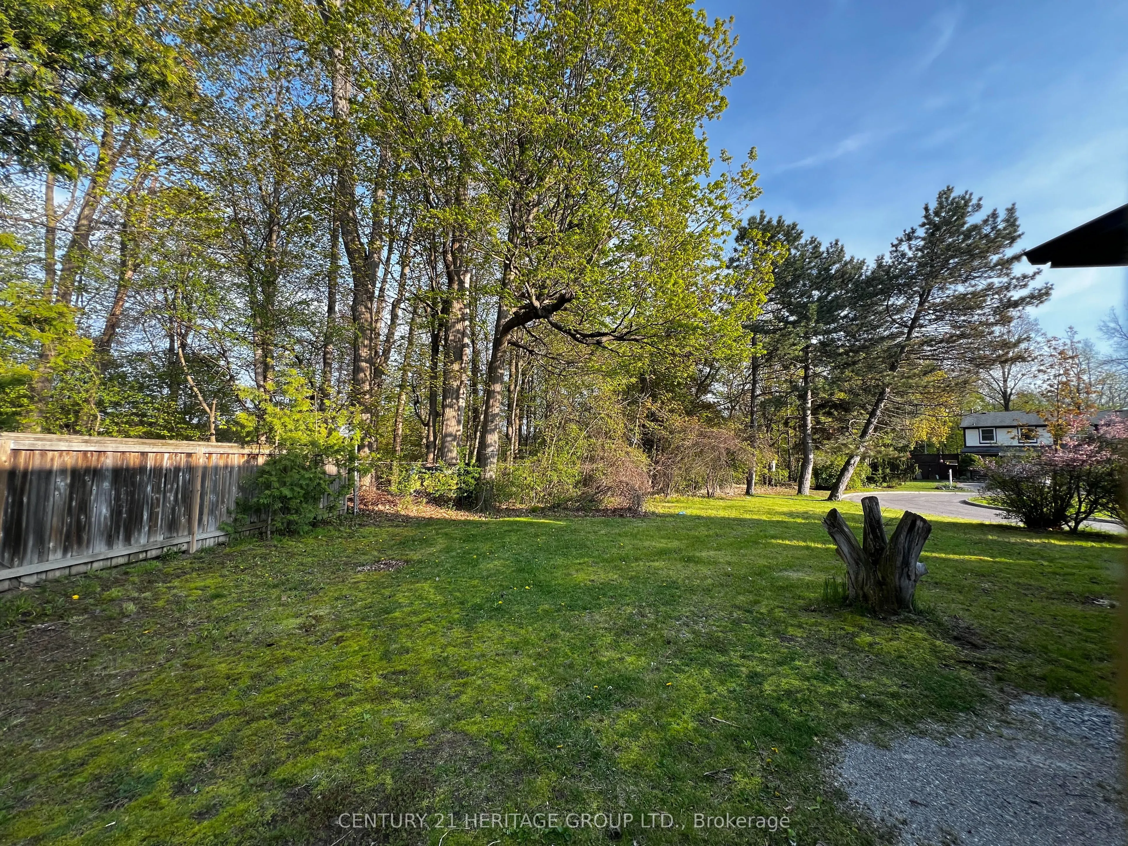 1133 Trowbridge Court