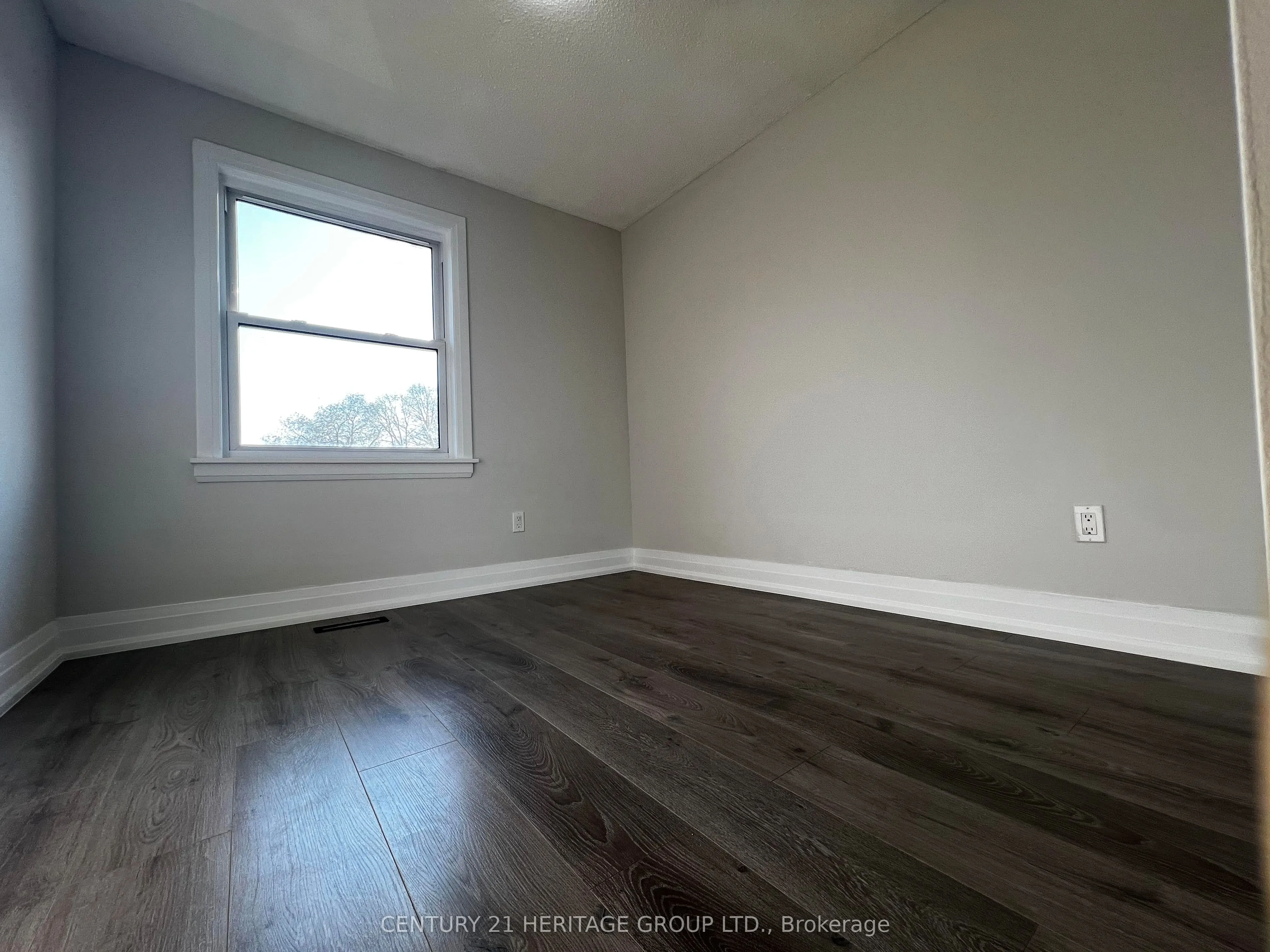 1133 Trowbridge Court