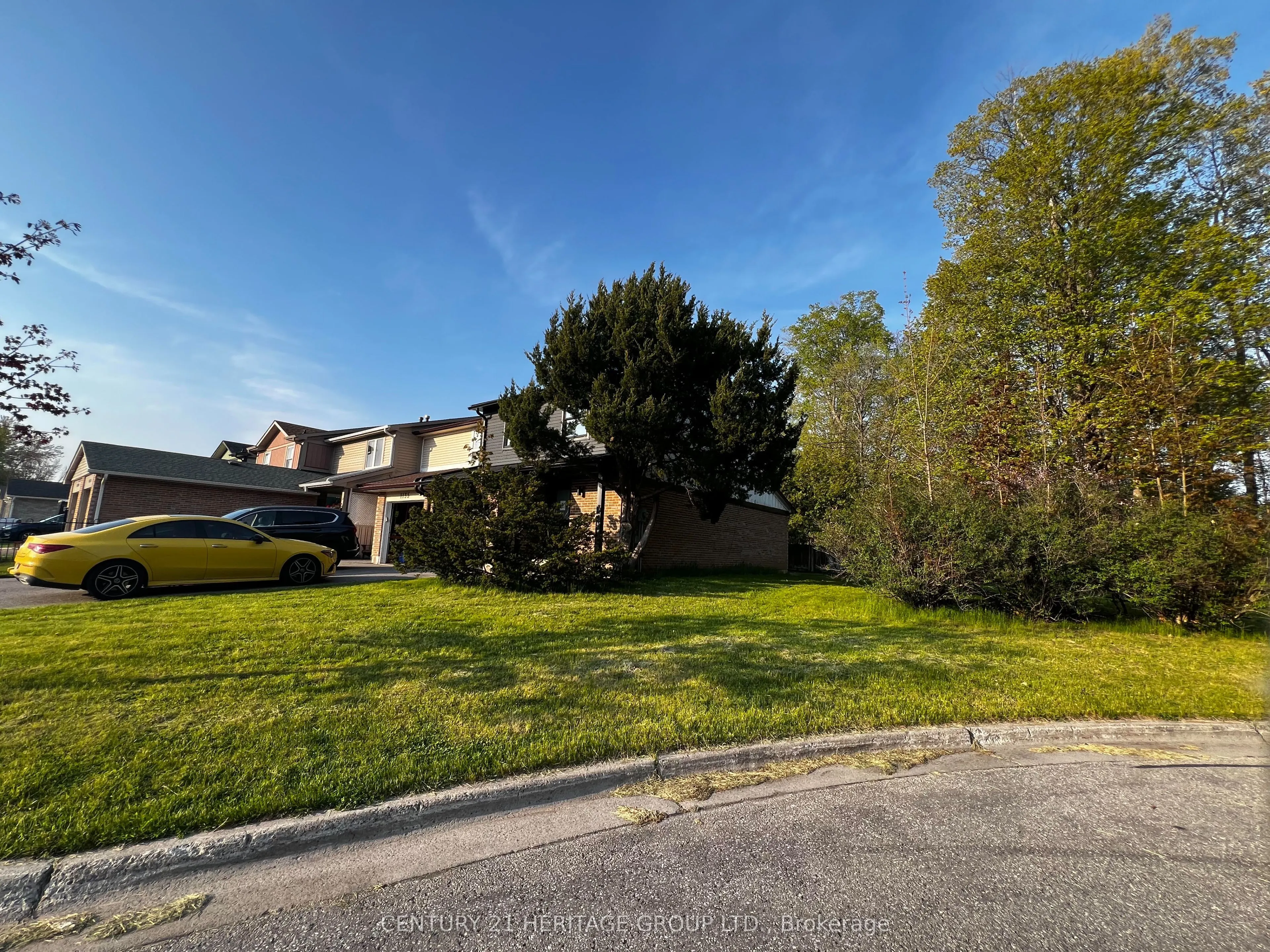 1133 Trowbridge Court