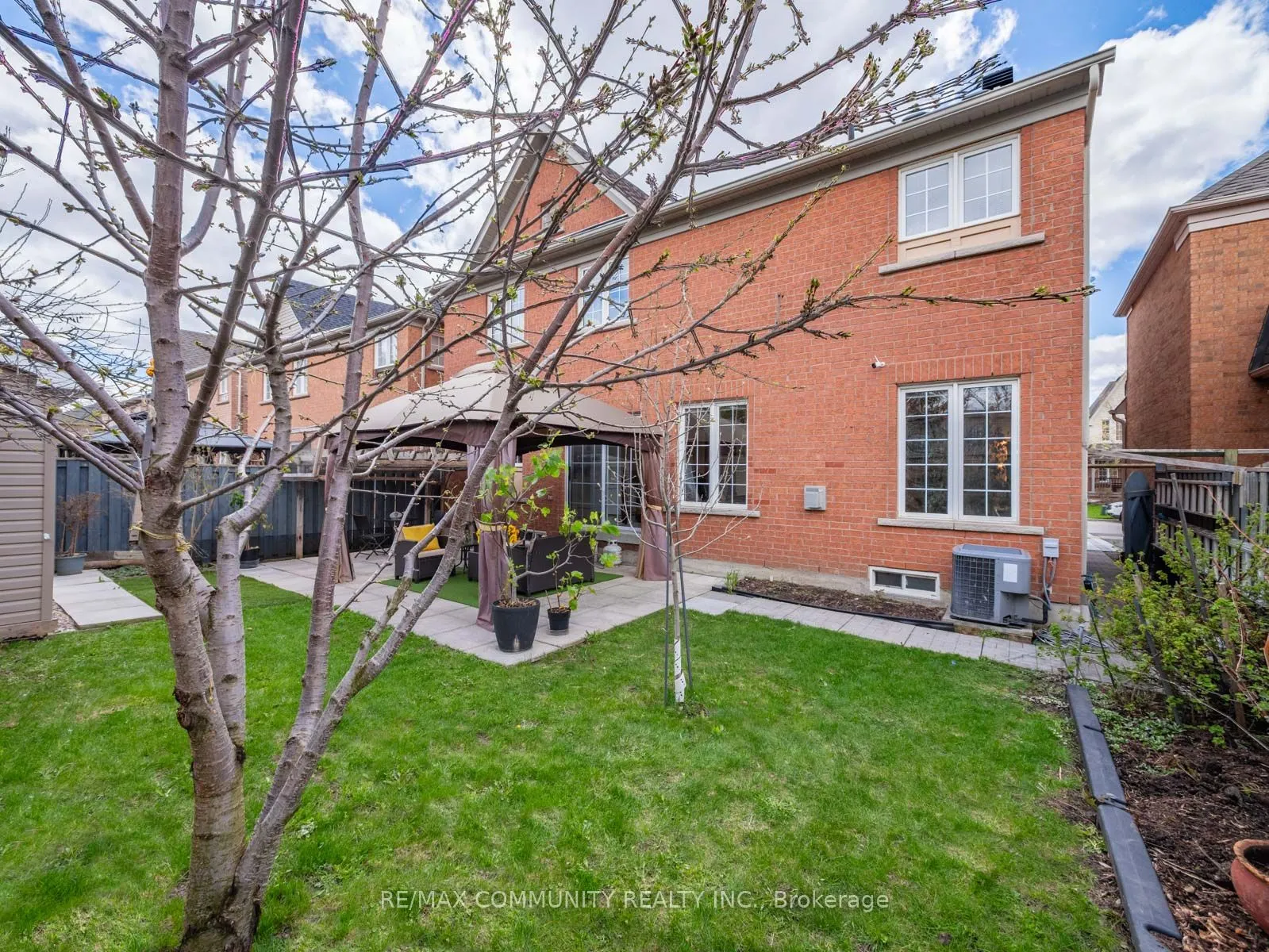 54 Morland Crescent