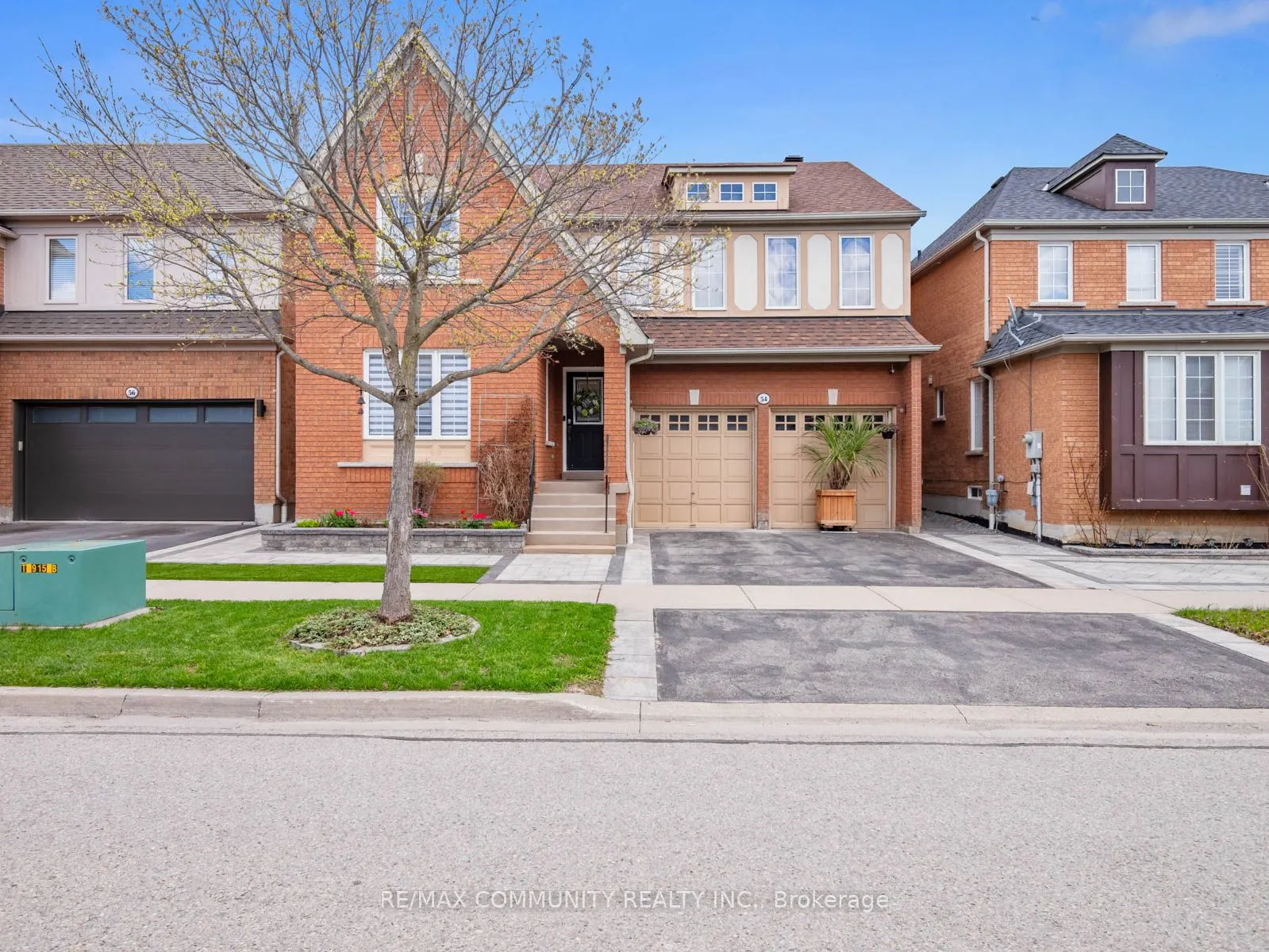 54 Morland Crescent
