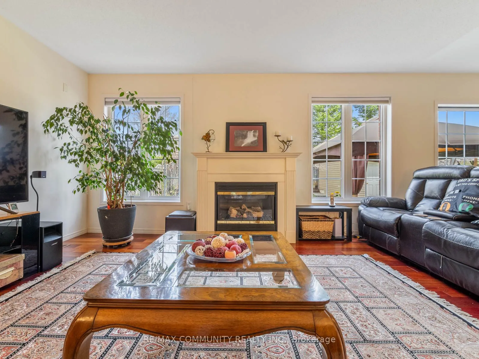 54 Morland Crescent