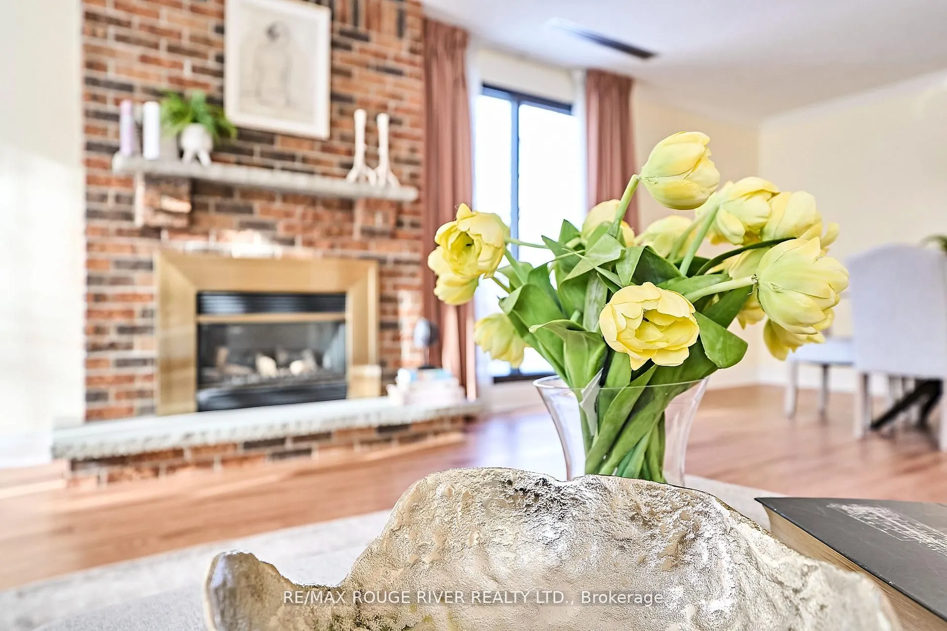 337 Simcoe Street #401