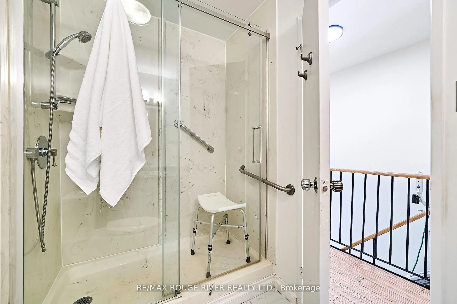 337 Simcoe Street #401