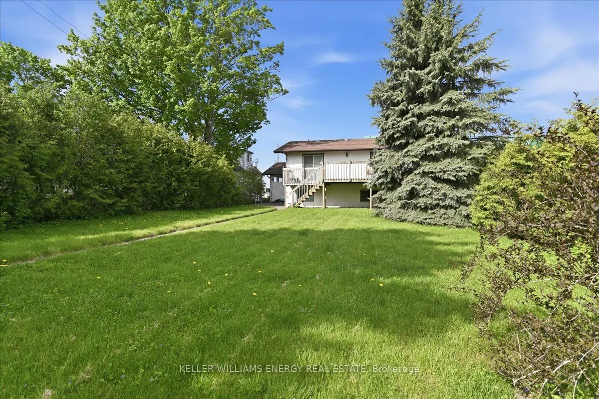2033 Simcoe Street N