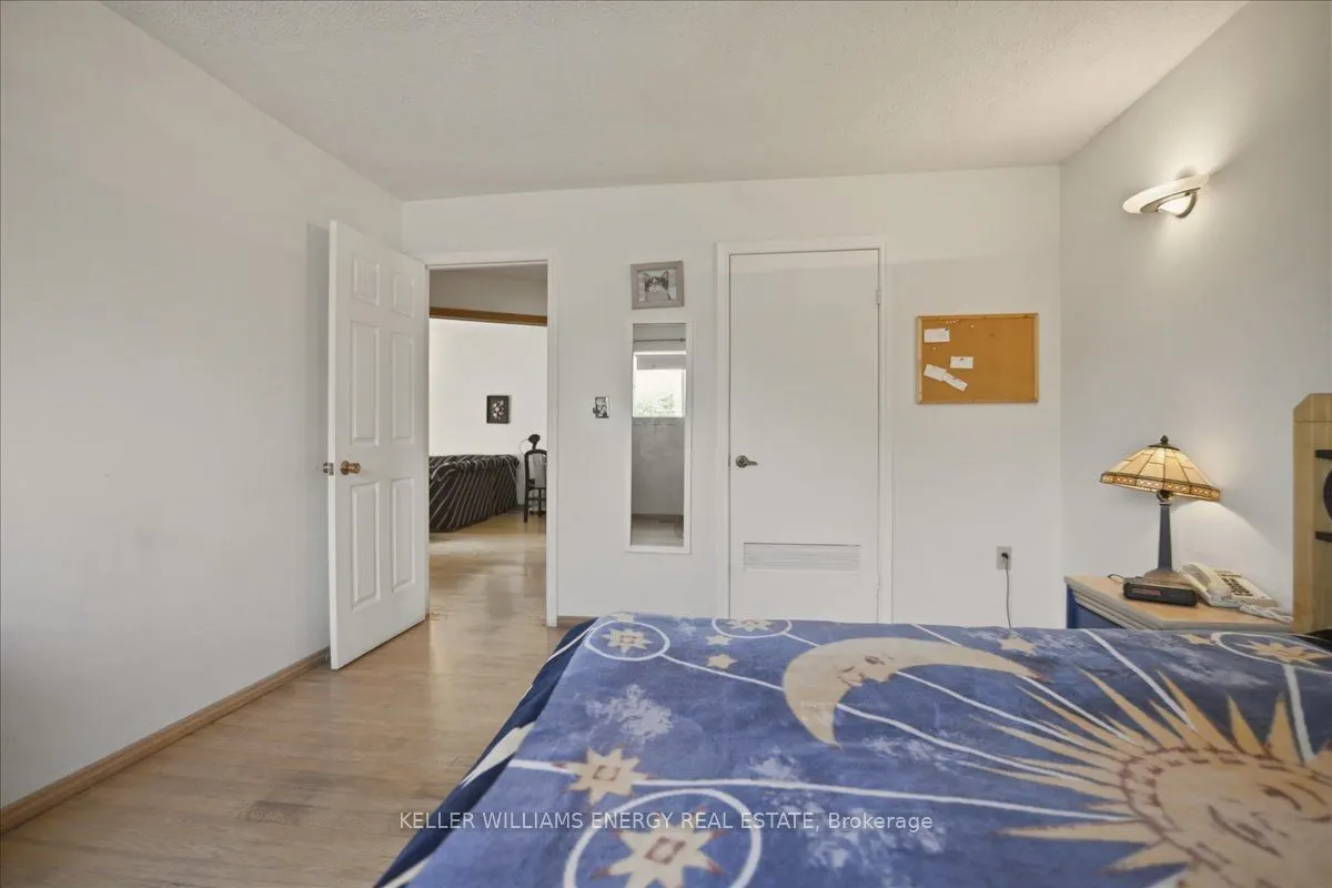 2033 Simcoe Street N
