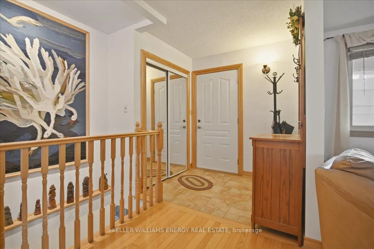 2033 Simcoe Street N