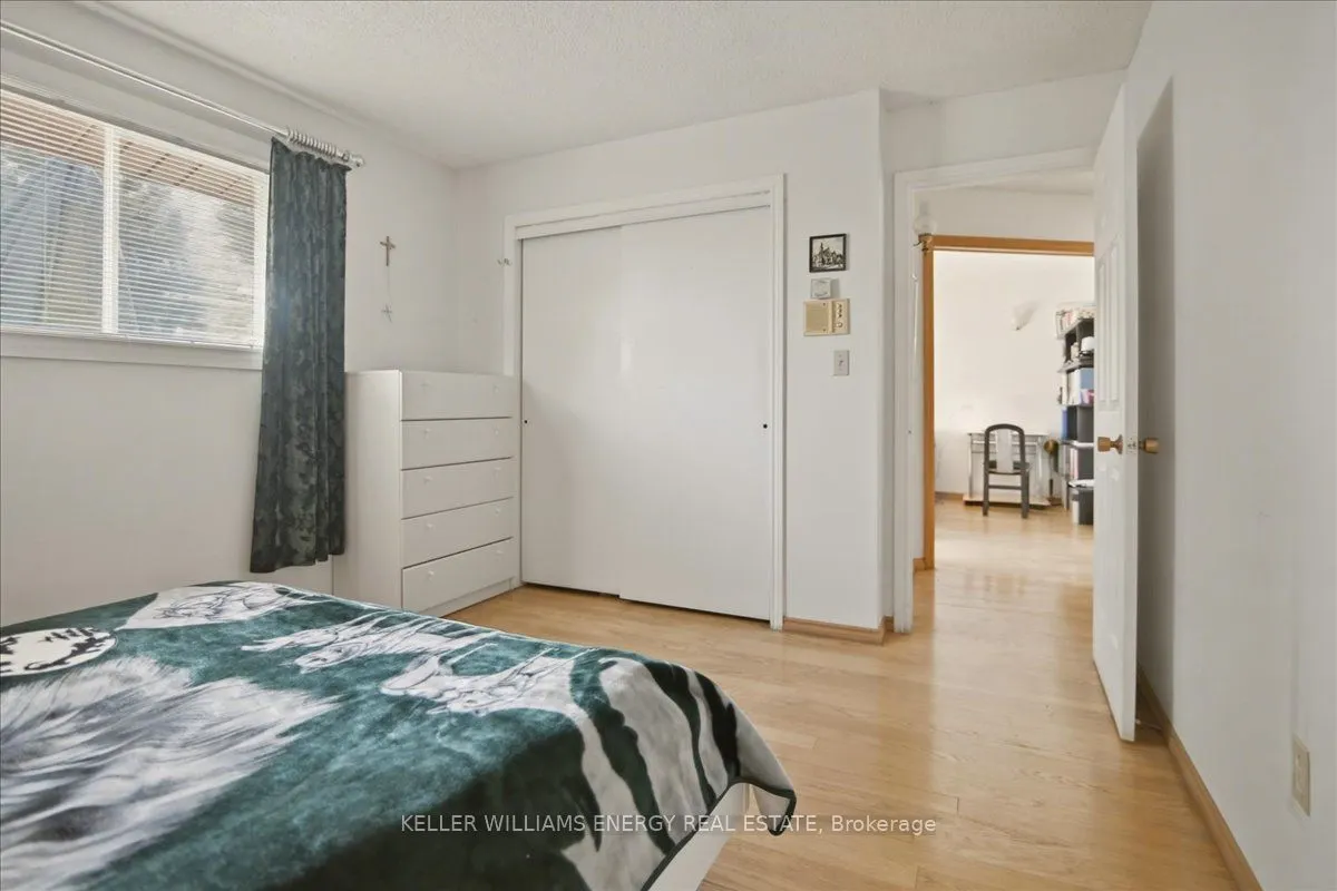 2033 Simcoe Street N