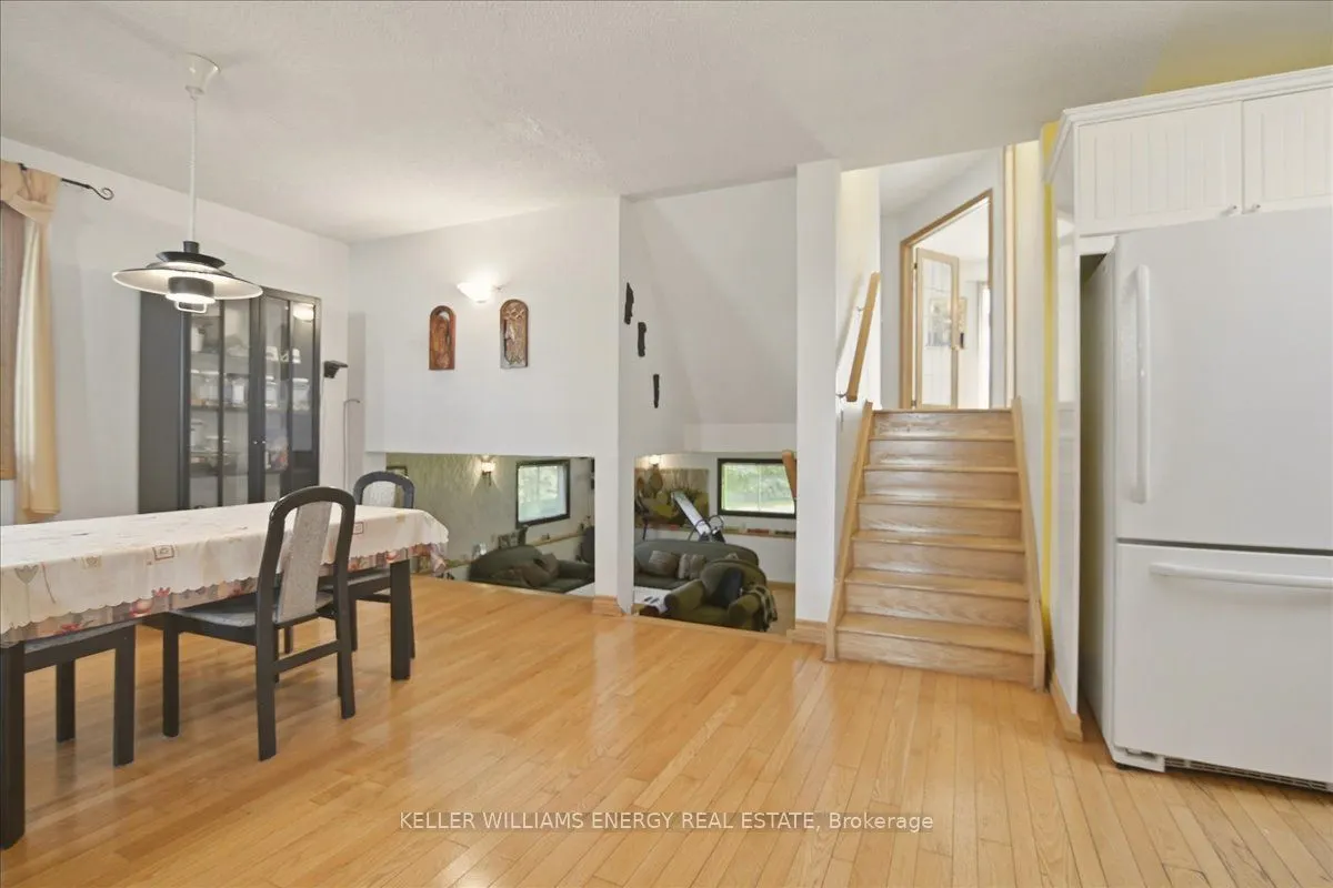 2033 Simcoe Street N
