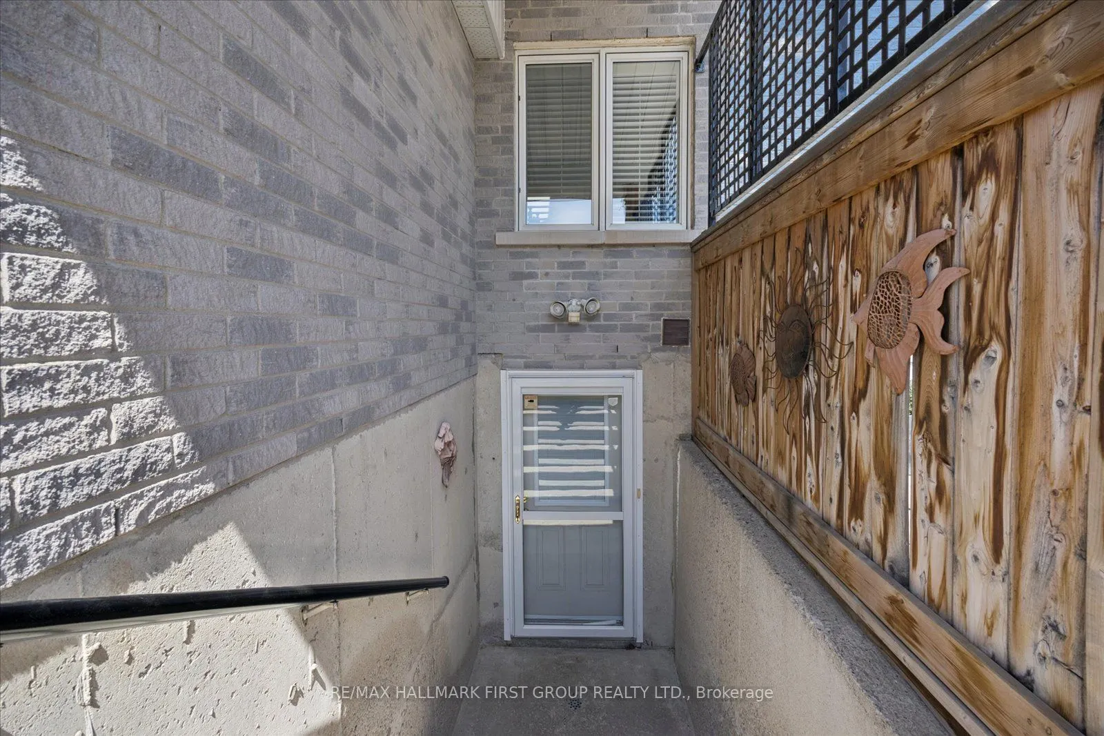 1779 WOODVIEW Avenue