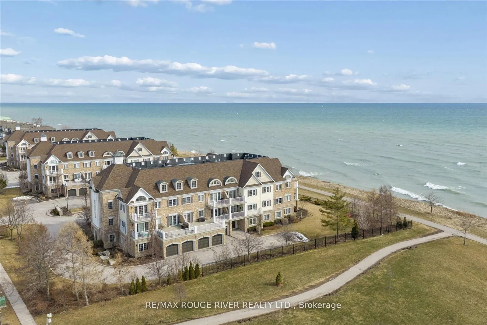 395 Lakebreeze Drive #306