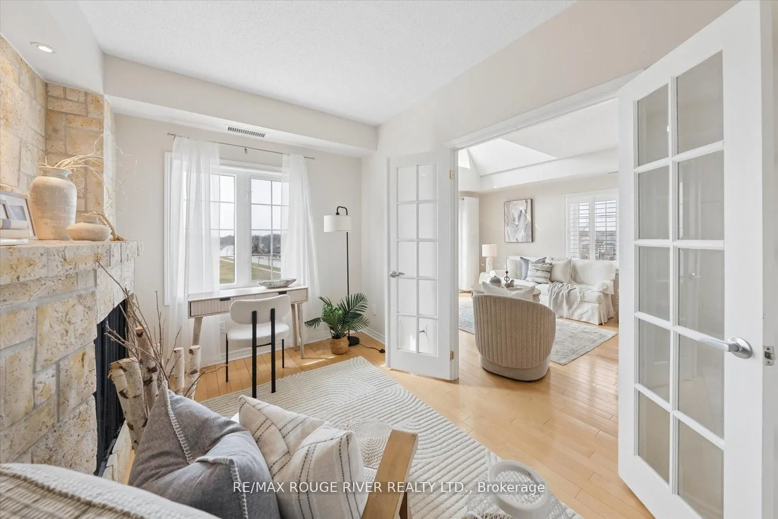 395 Lakebreeze Drive #306