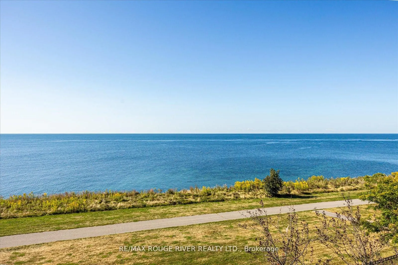 395 Lakebreeze Drive #306