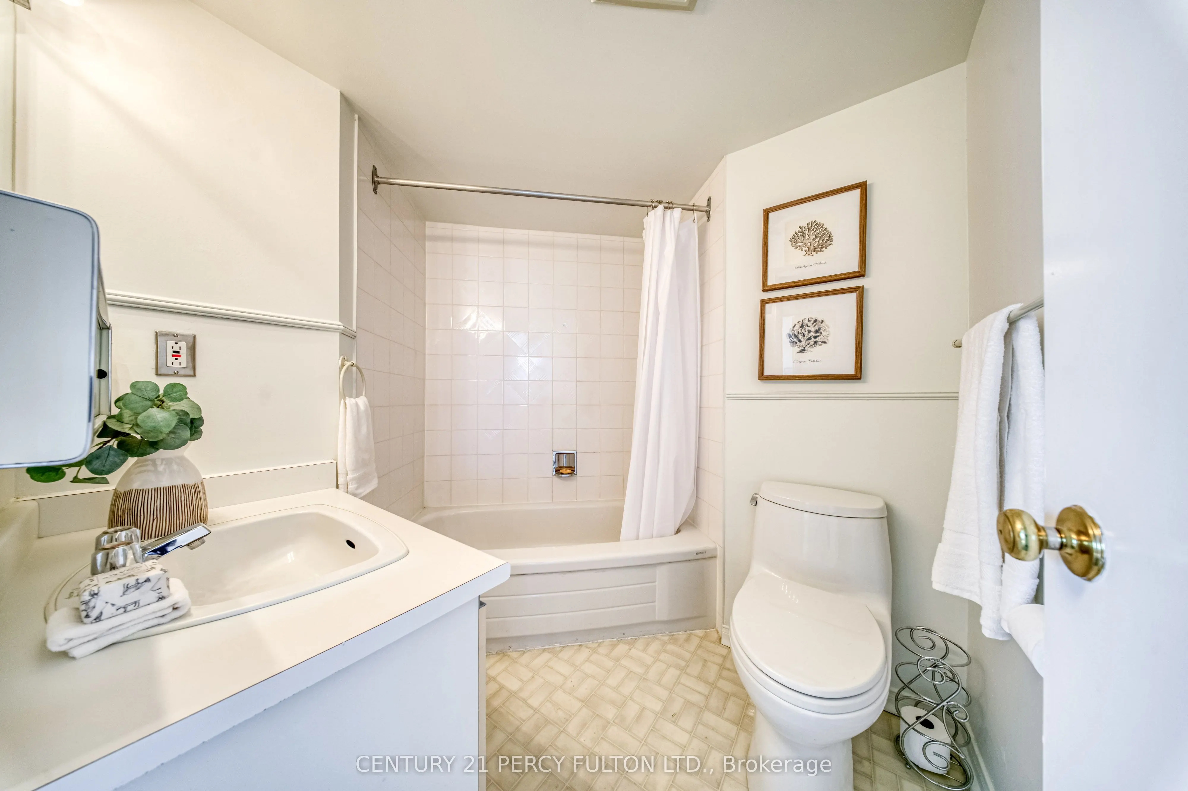 2 Westney Road N #1004