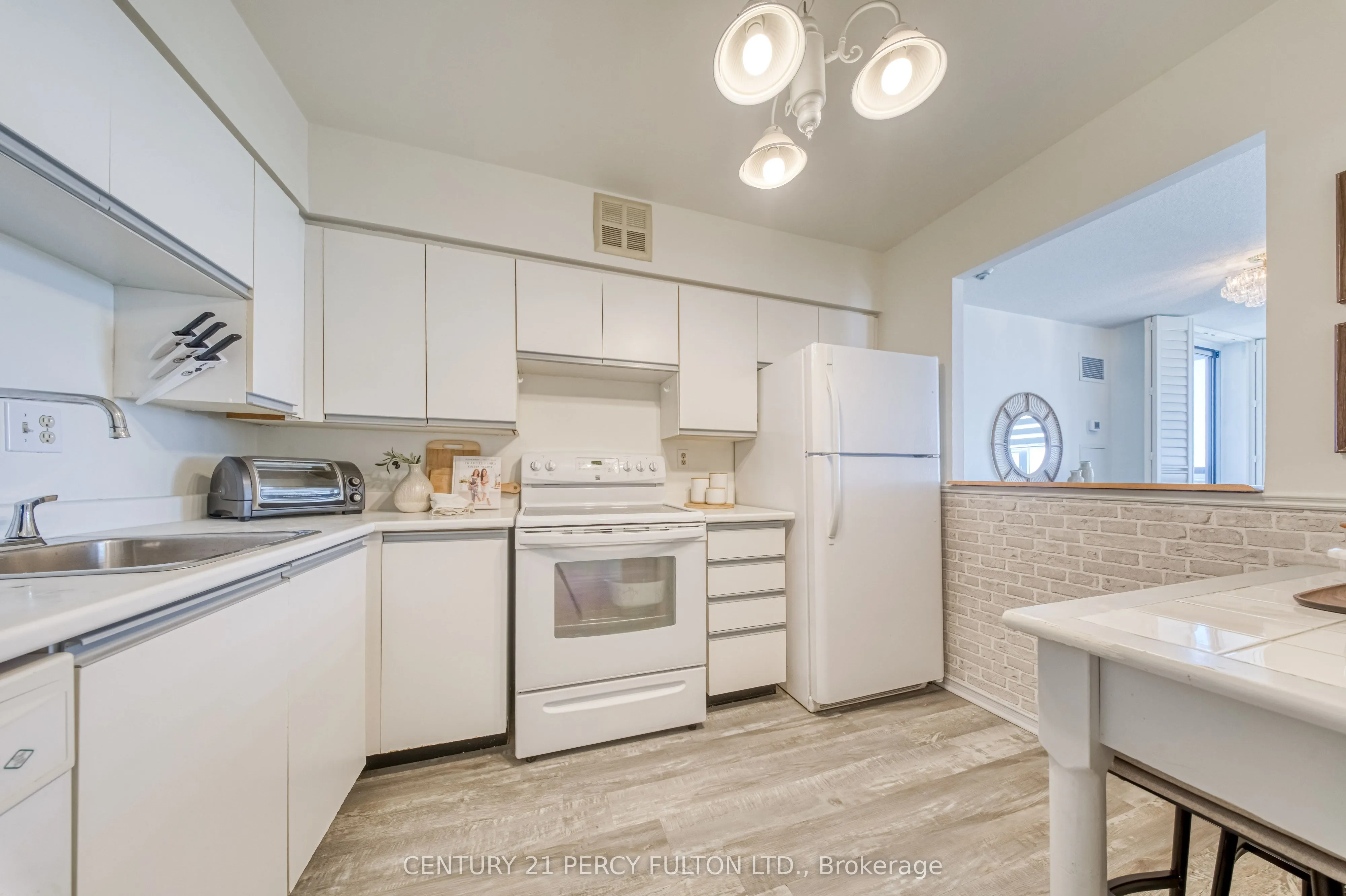 2 Westney Road N #1004