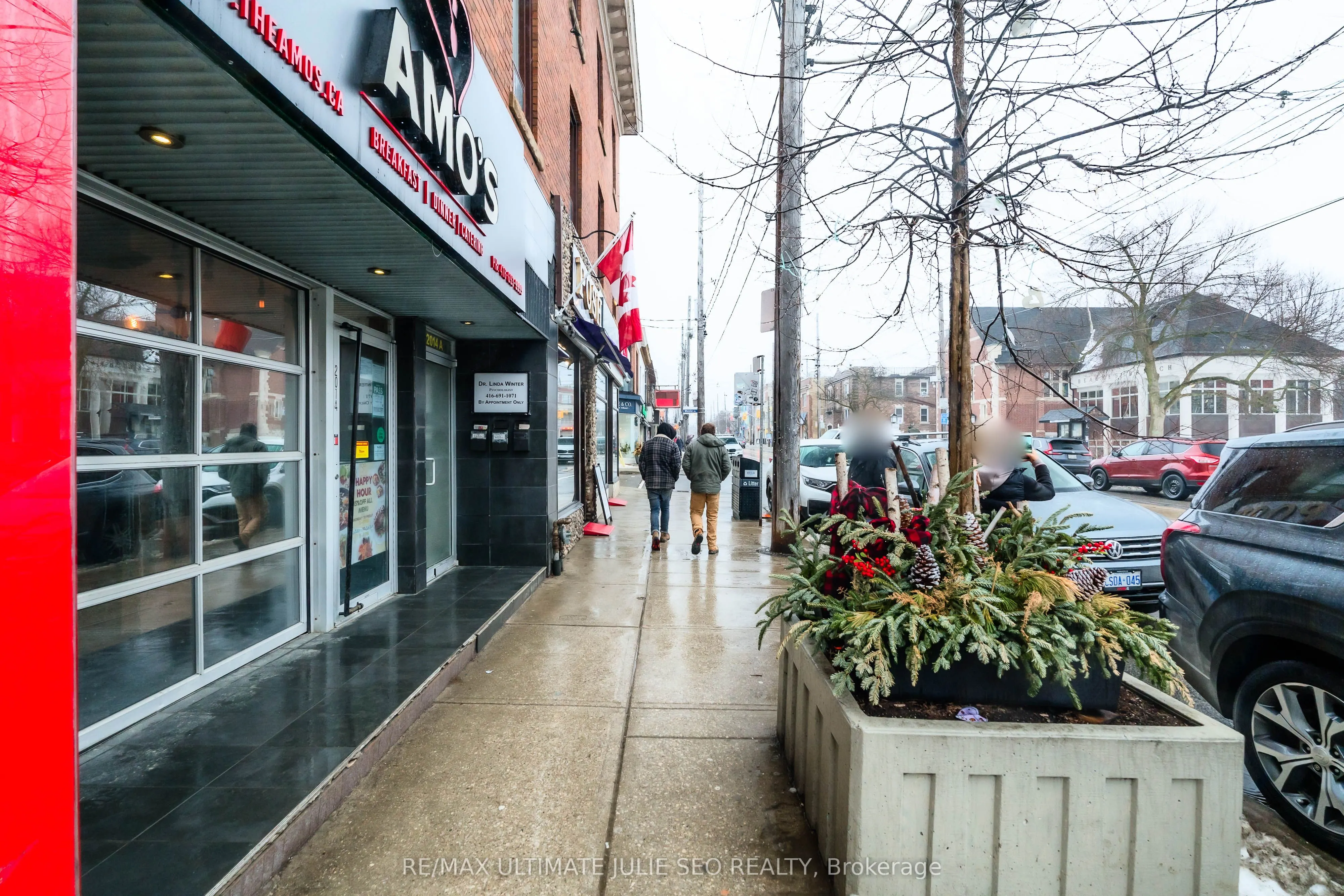 2014 QUEEN Street E