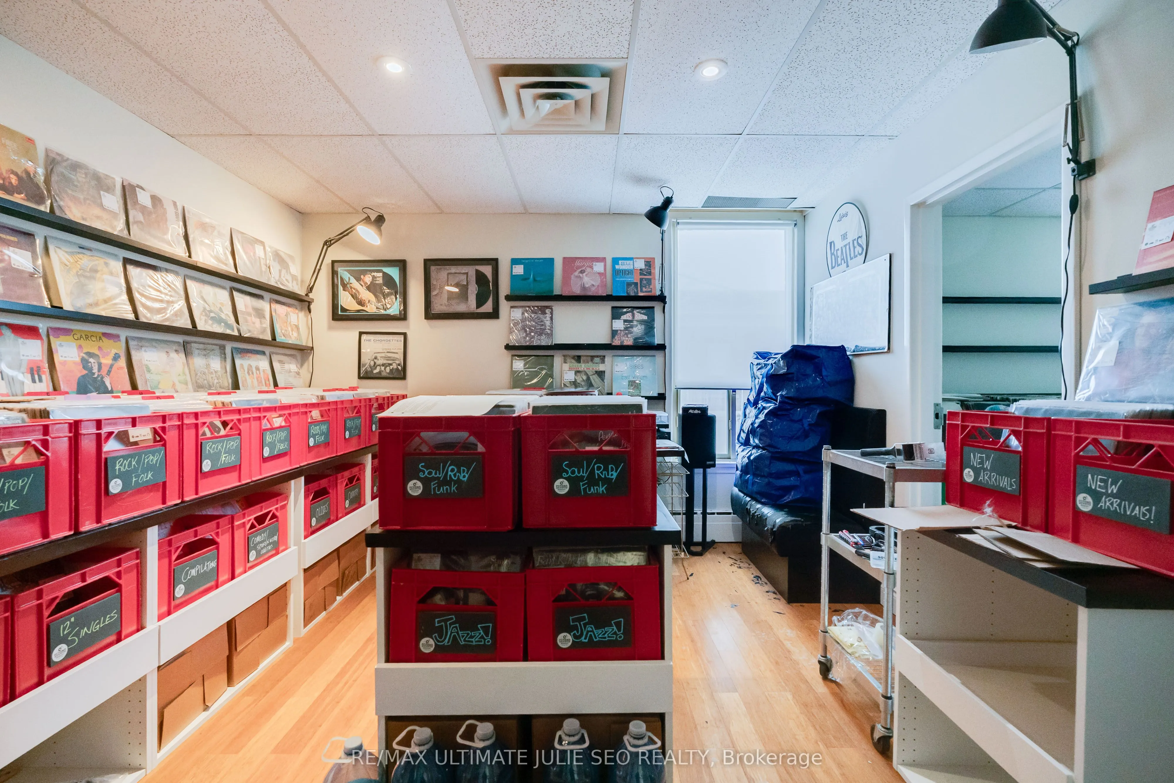 2014 QUEEN Street E
