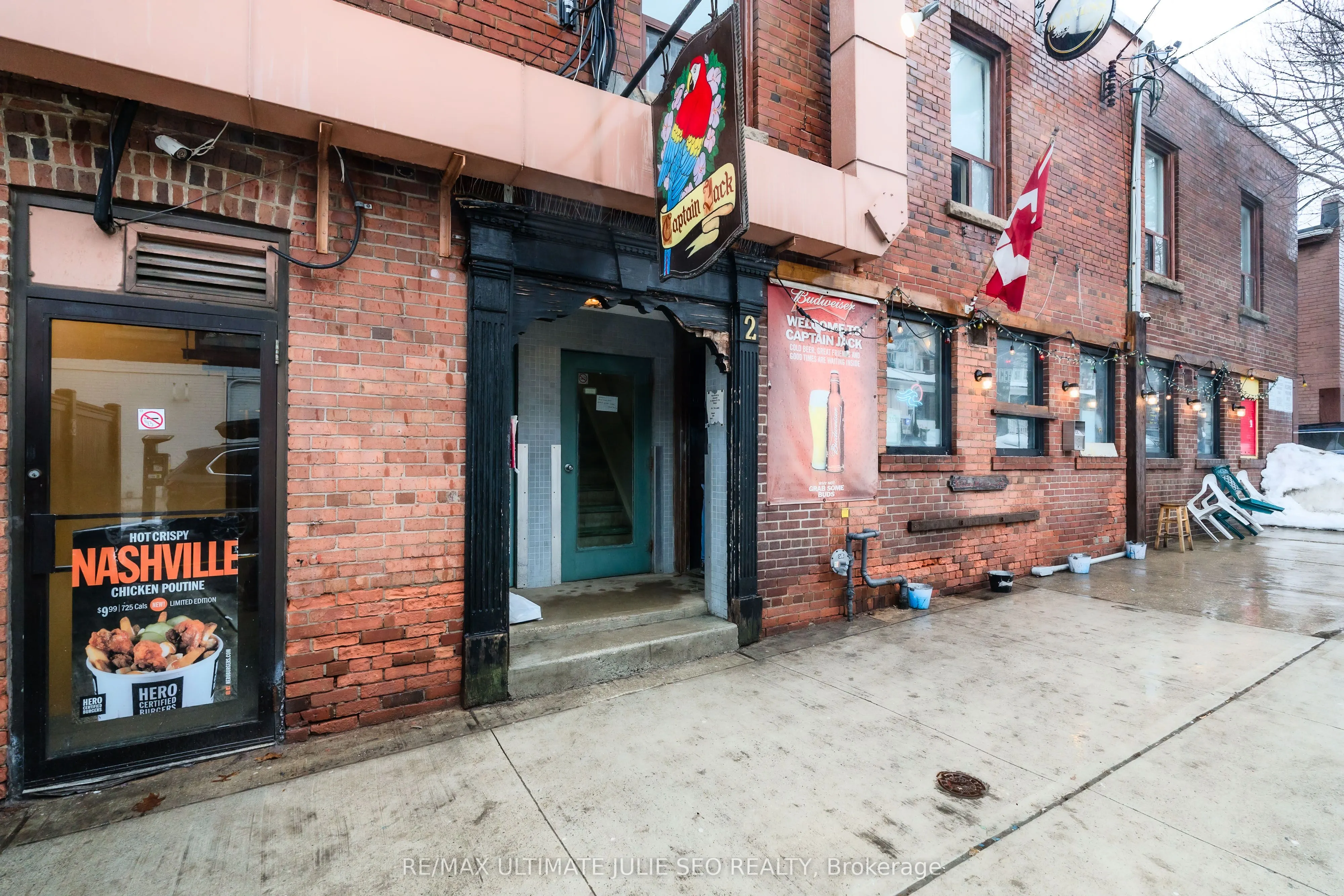 2014 QUEEN Street E