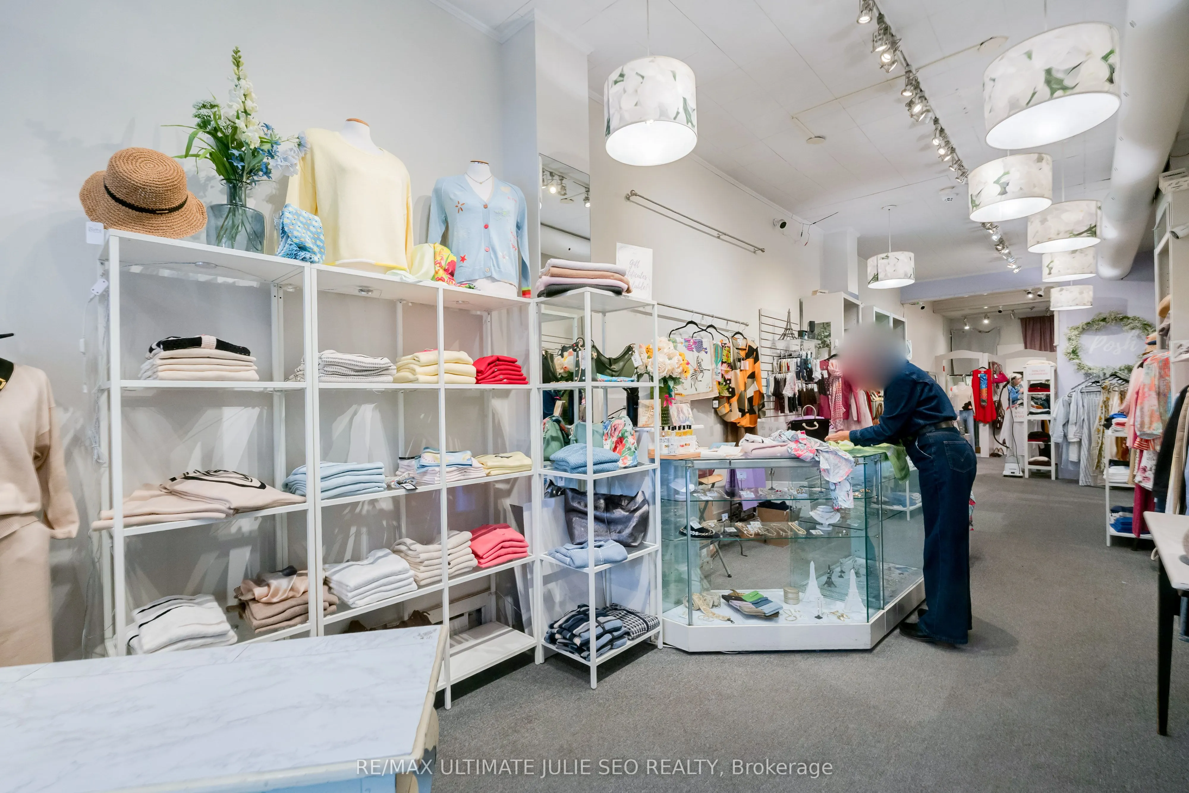 2014 QUEEN Street E