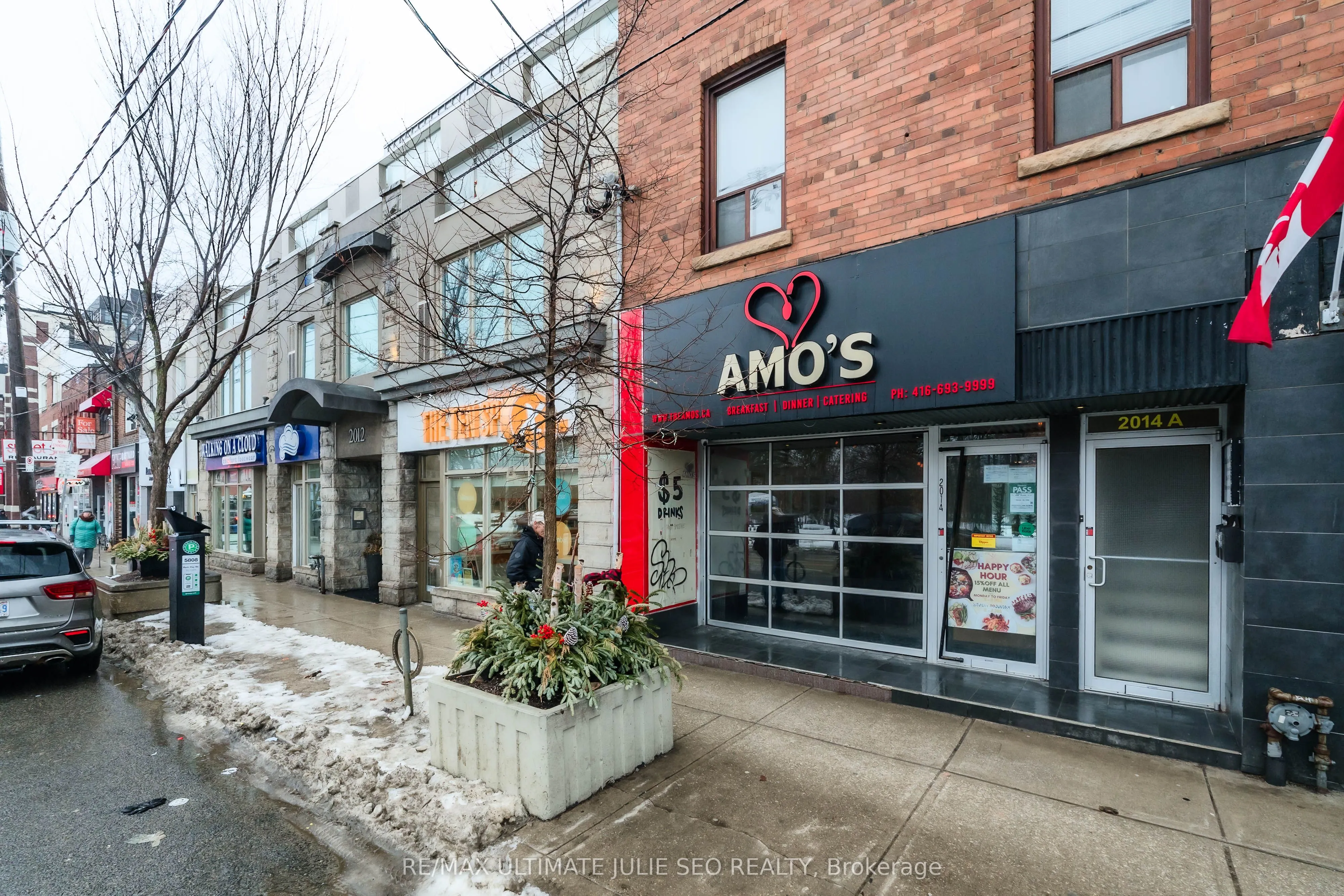 2014 QUEEN Street E