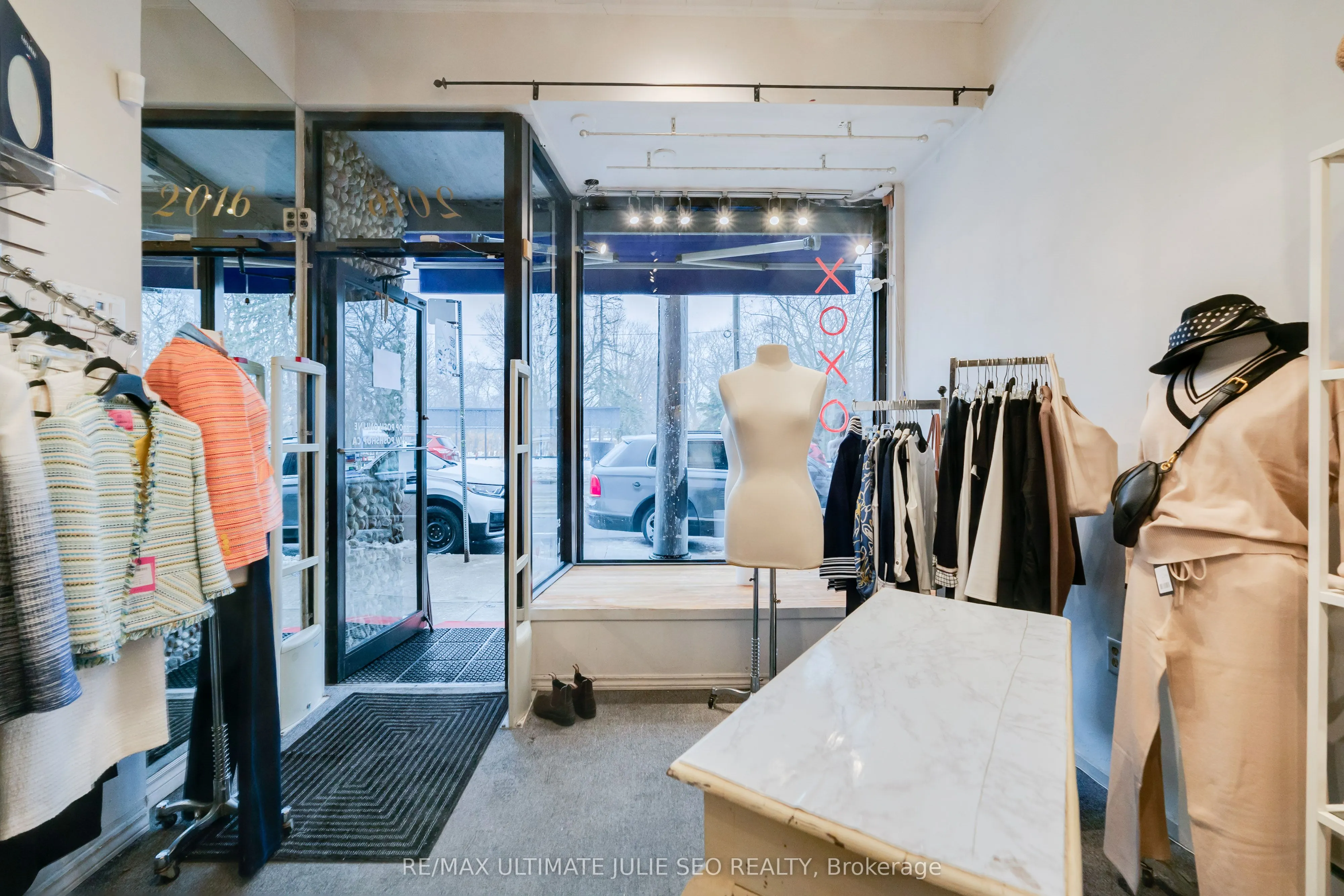 2014 QUEEN Street E