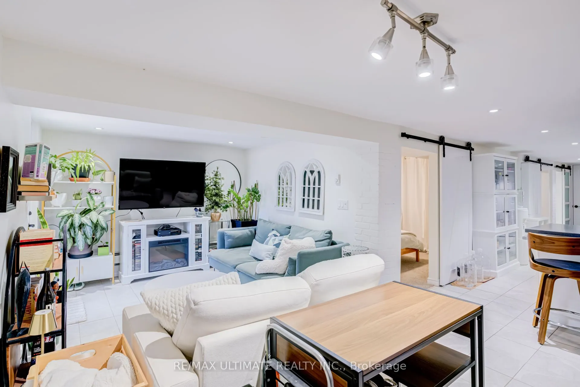 533 Kingston Road