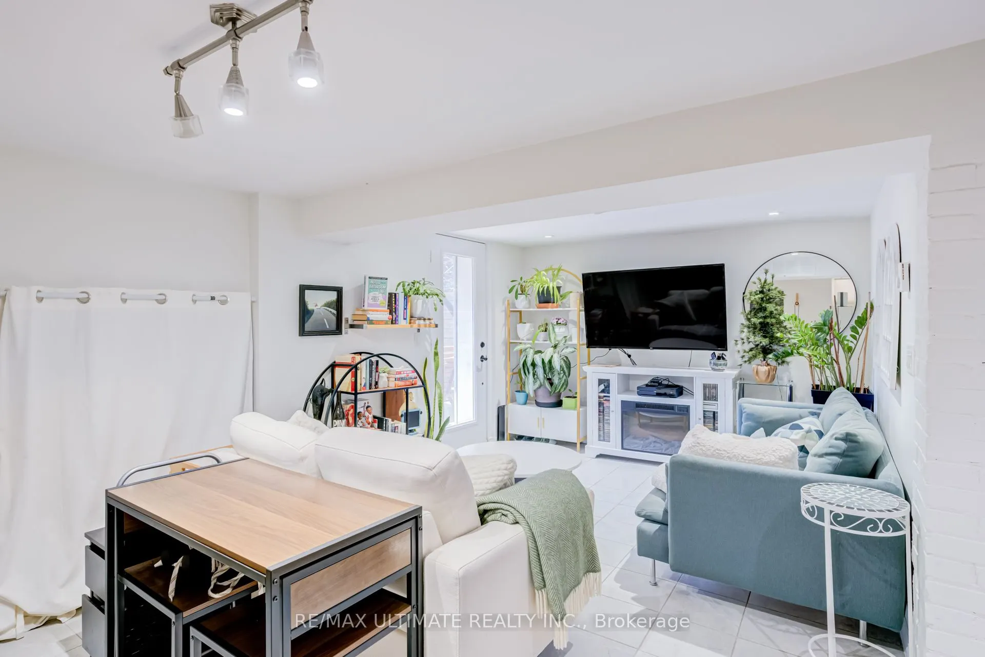 533 Kingston Road