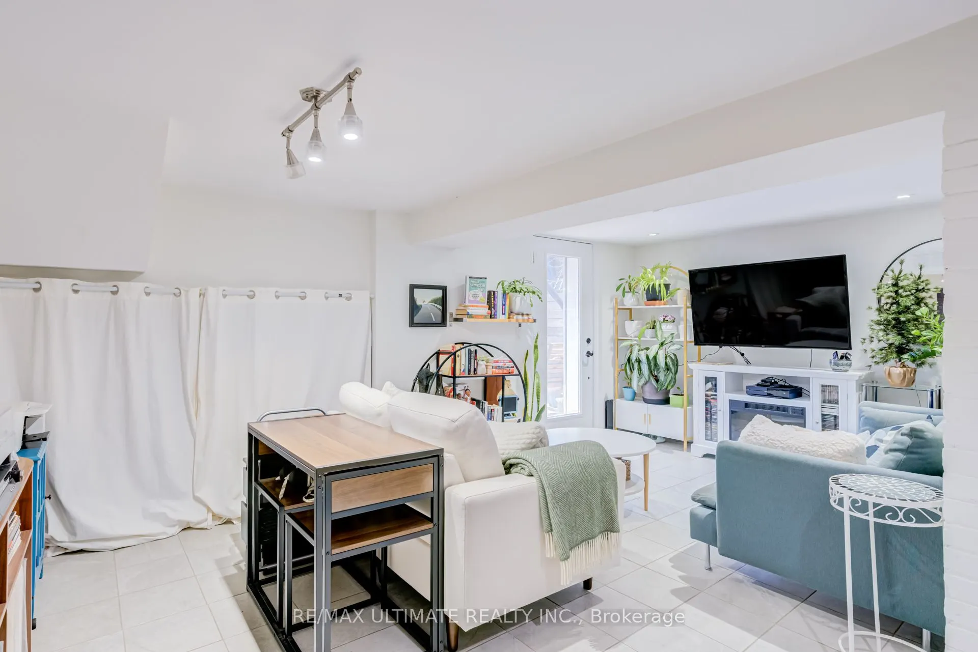533 Kingston Road