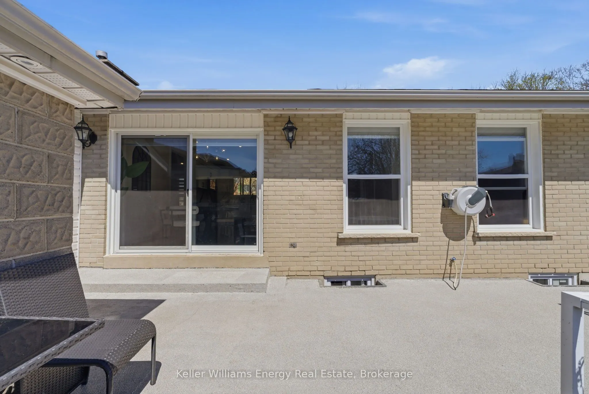 297 Grandview Street S