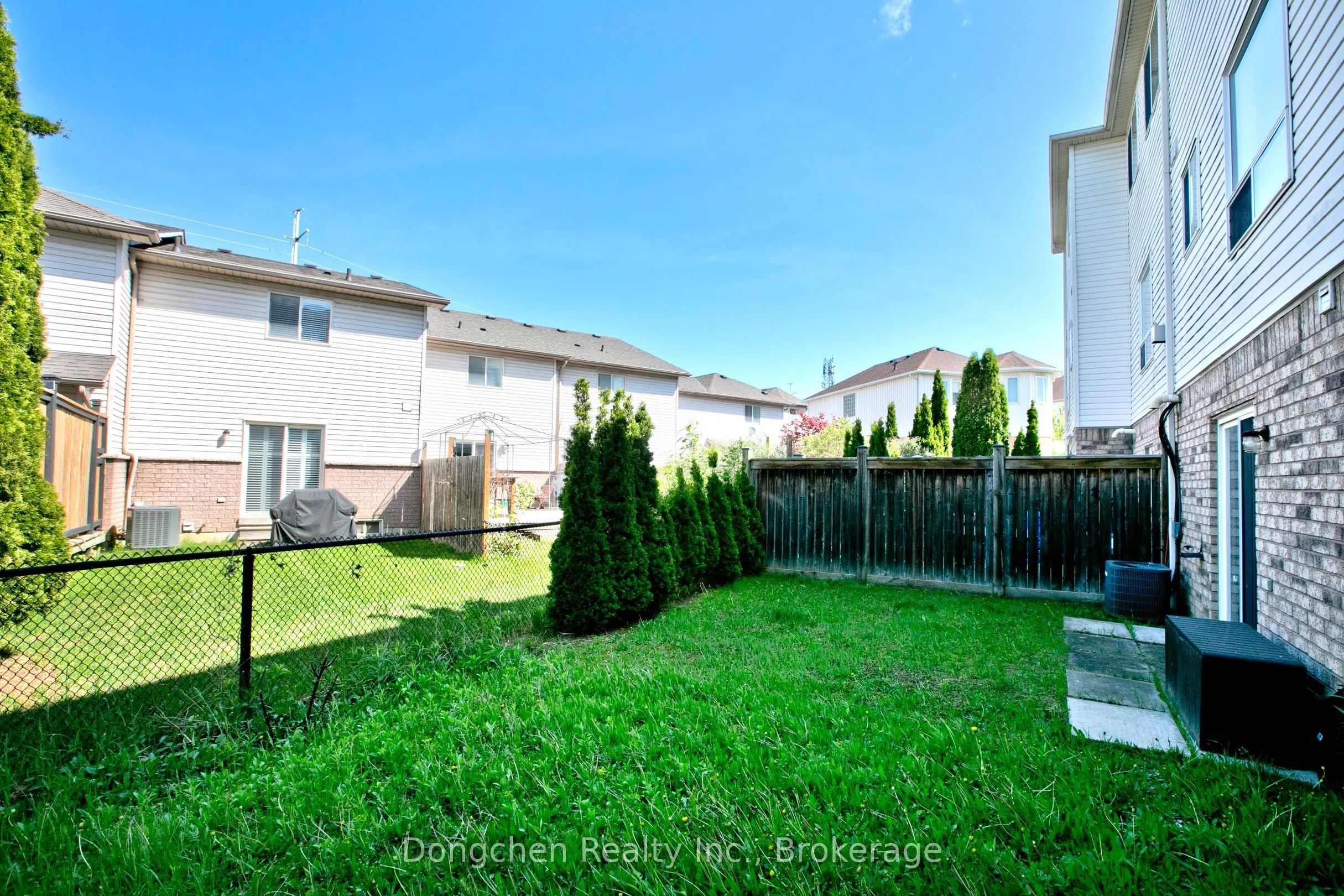 1532 hummingbird Court