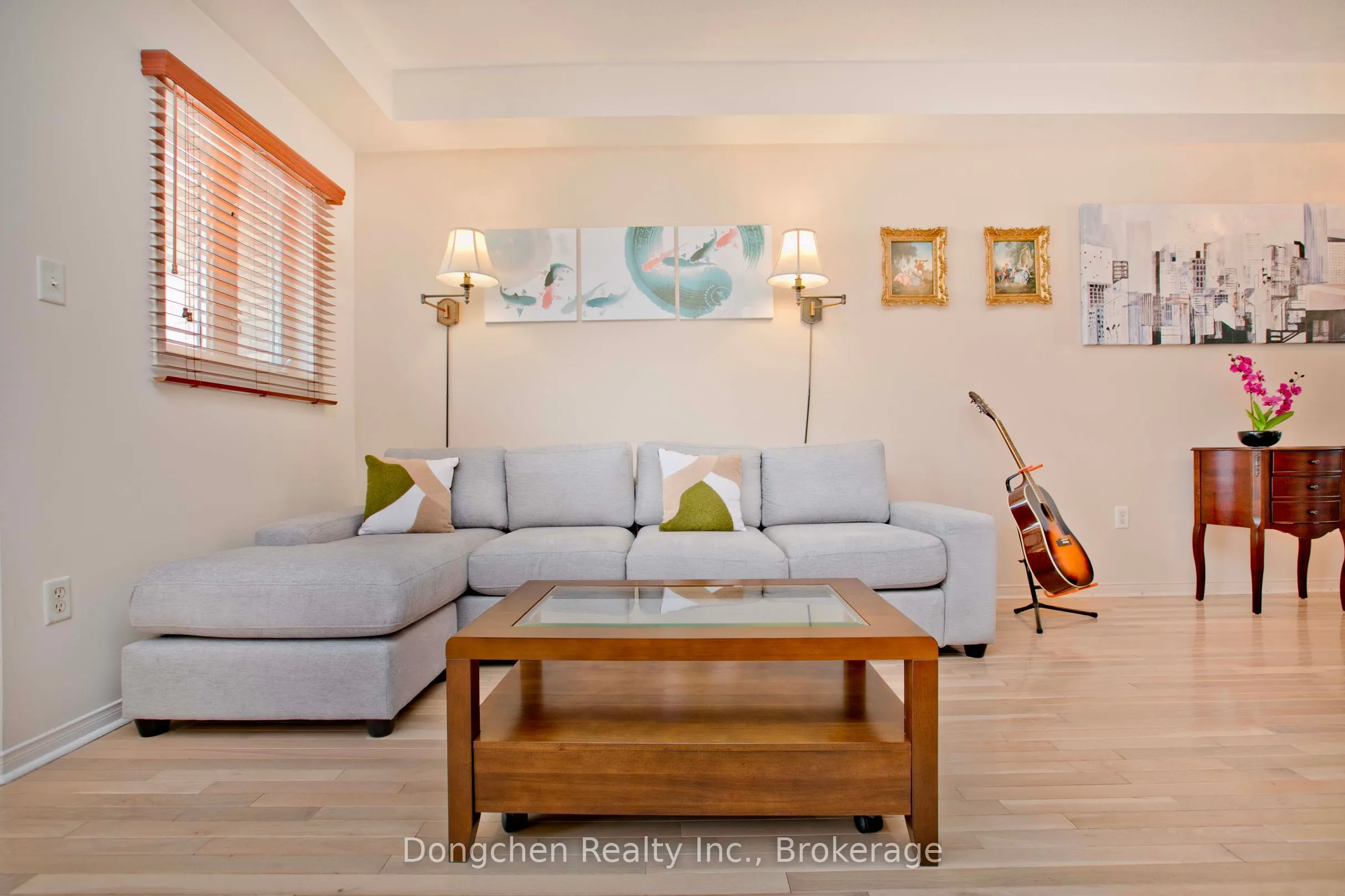 1532 hummingbird Court