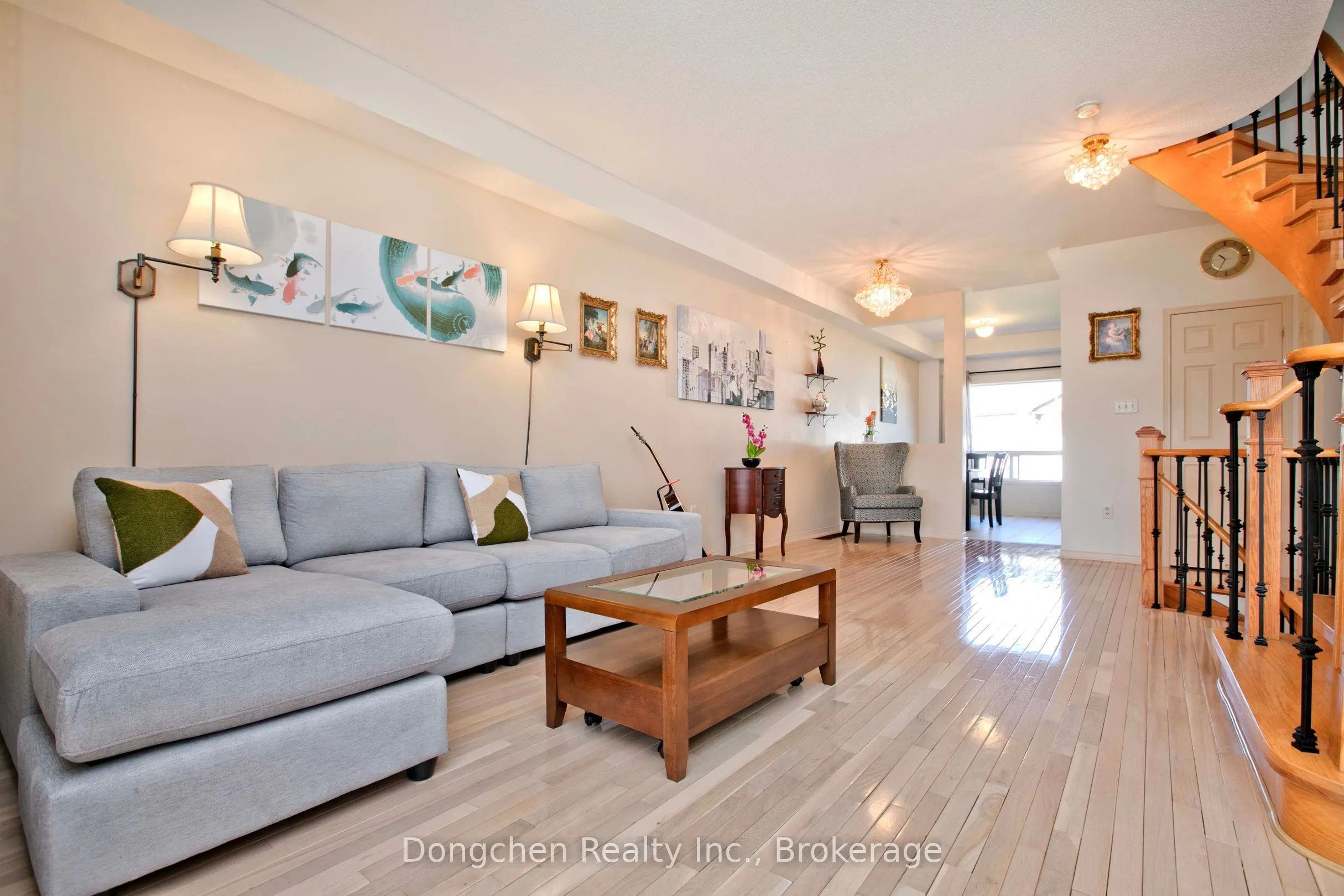 1532 hummingbird Court